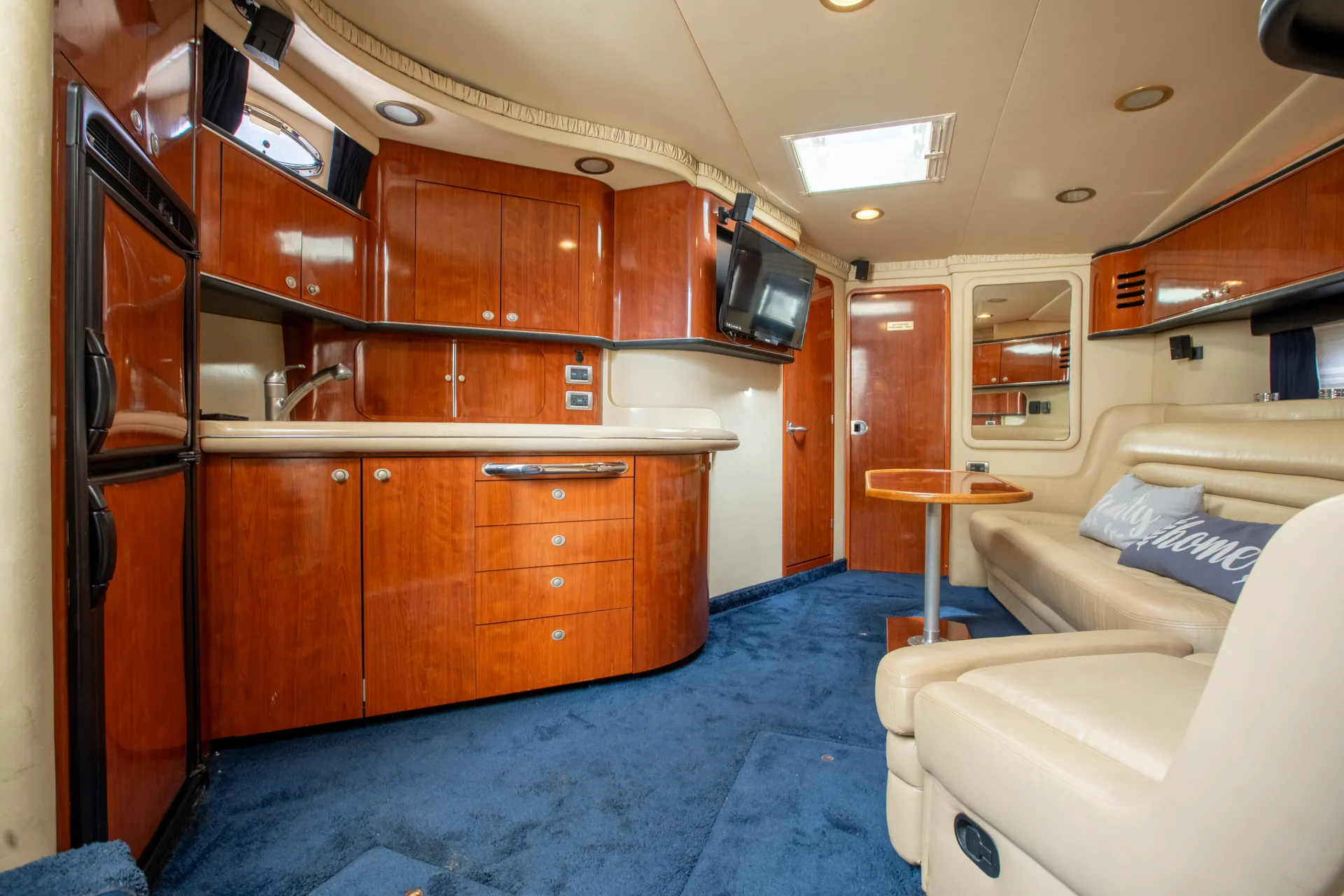51ft Sea Ray – Miami Beach, Collins Avenue Pickup