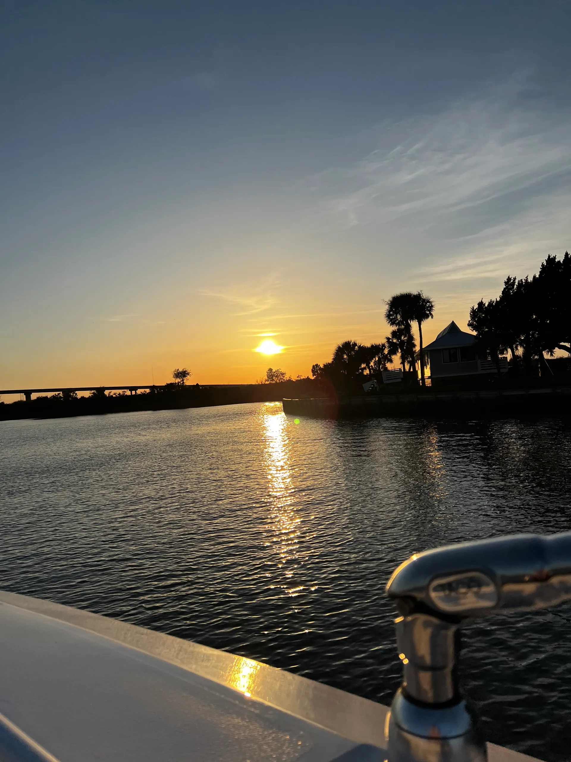 Explore Charleston in Style – 26ft Center Console Adventure