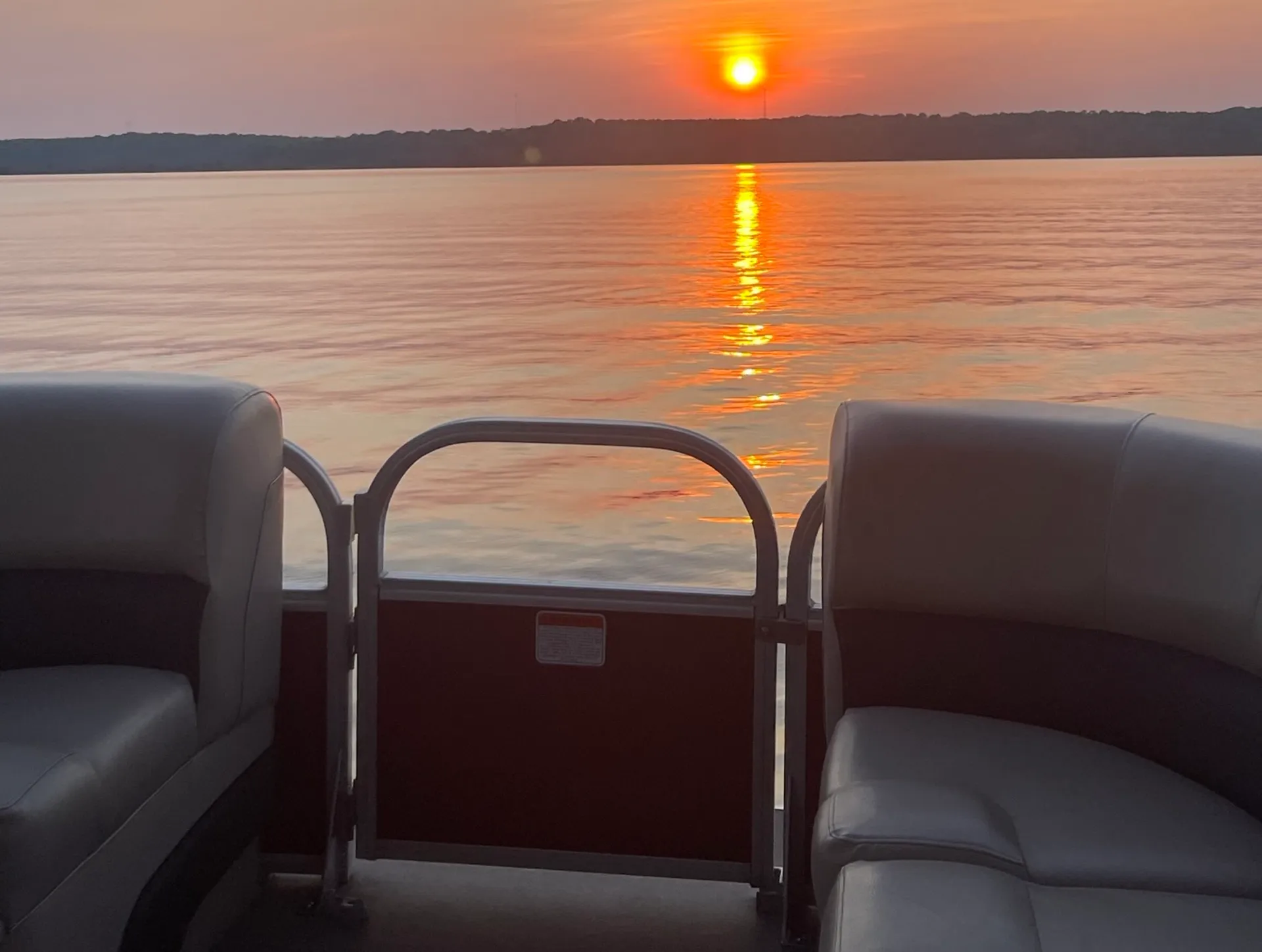 SUN TRACKER PARTY BARGE 22 XP3 in Bumpass, VA — photo 9