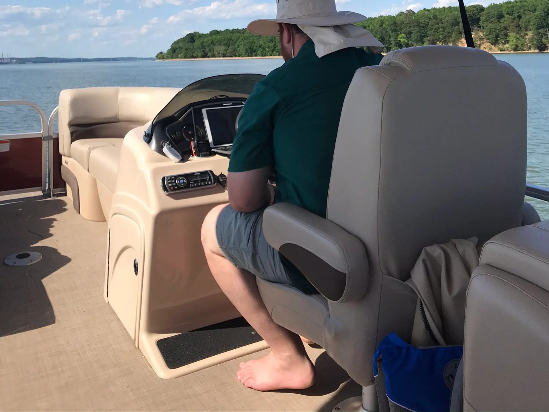 SUN TRACKER PARTY BARGE 22 XP3 in Bumpass, VA — photo 10