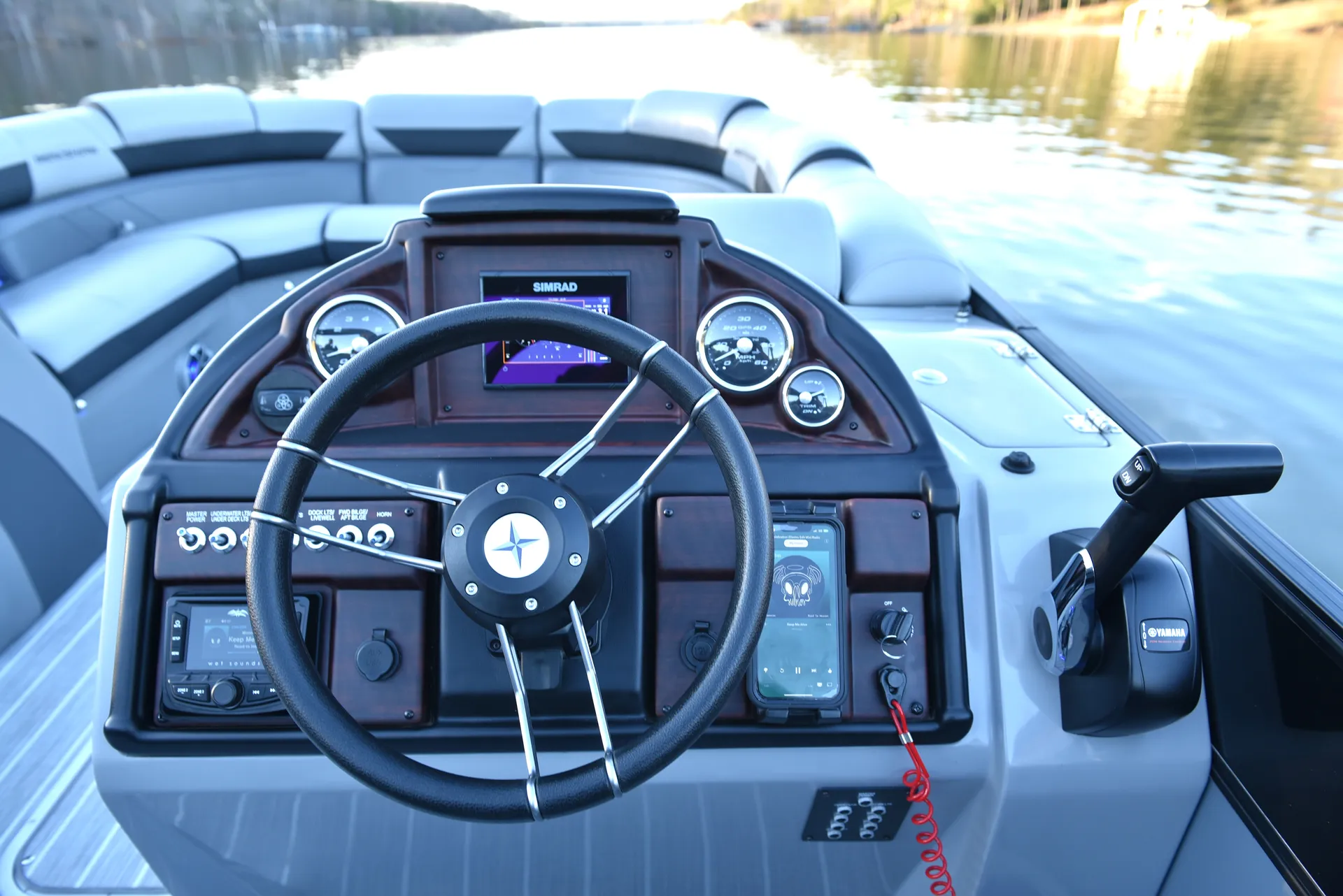 **Stunning 25FT Berkshire Tri-toon with 250HP and a High Top BAR. Wow!