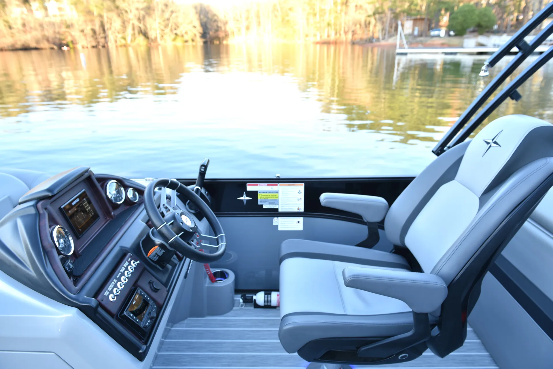 **Stunning 25FT Berkshire Tri-toon with 250HP and a High Top BAR. Wow!