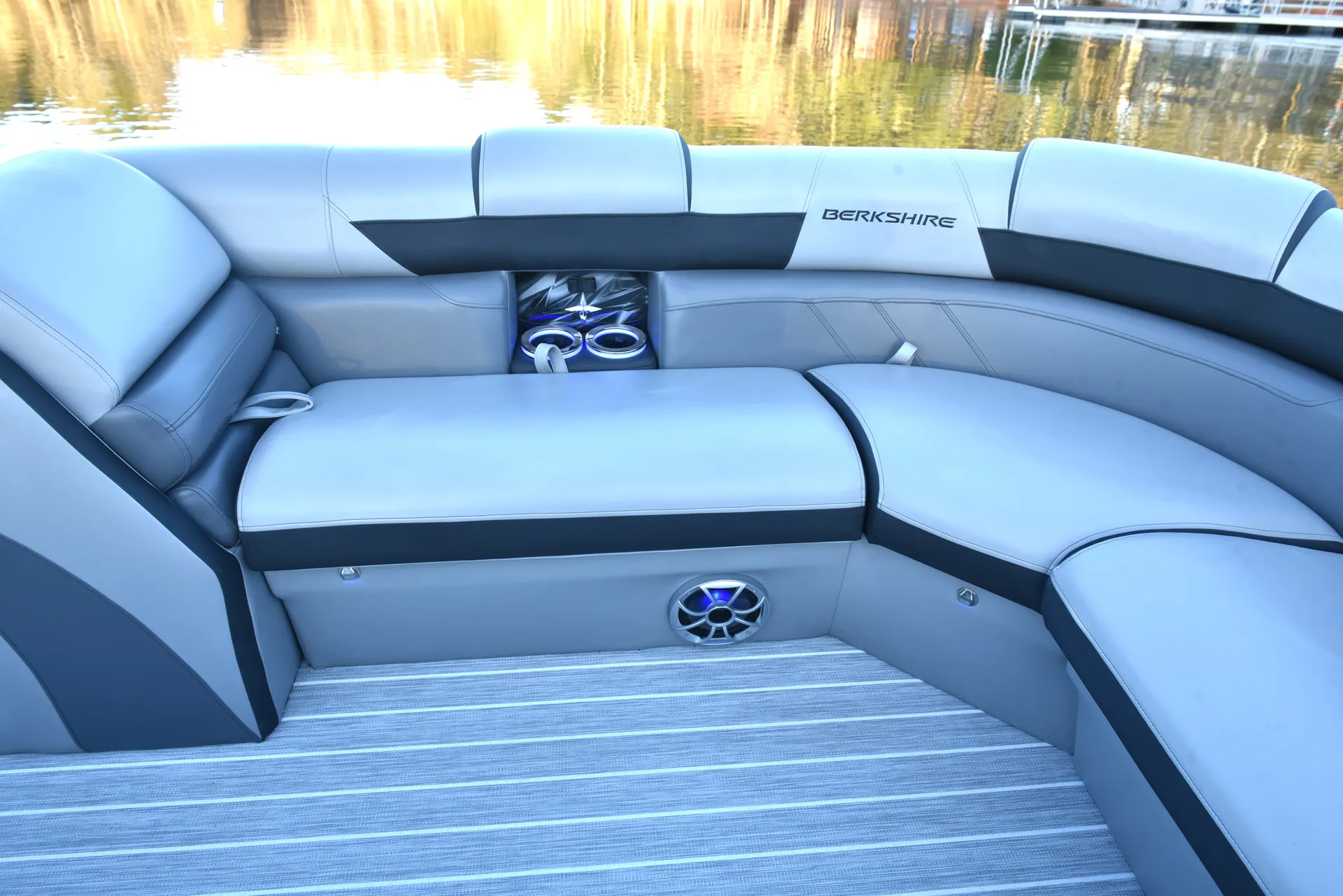 **Stunning 25FT Berkshire Tri-toon with 250HP and a High Top BAR. Wow!