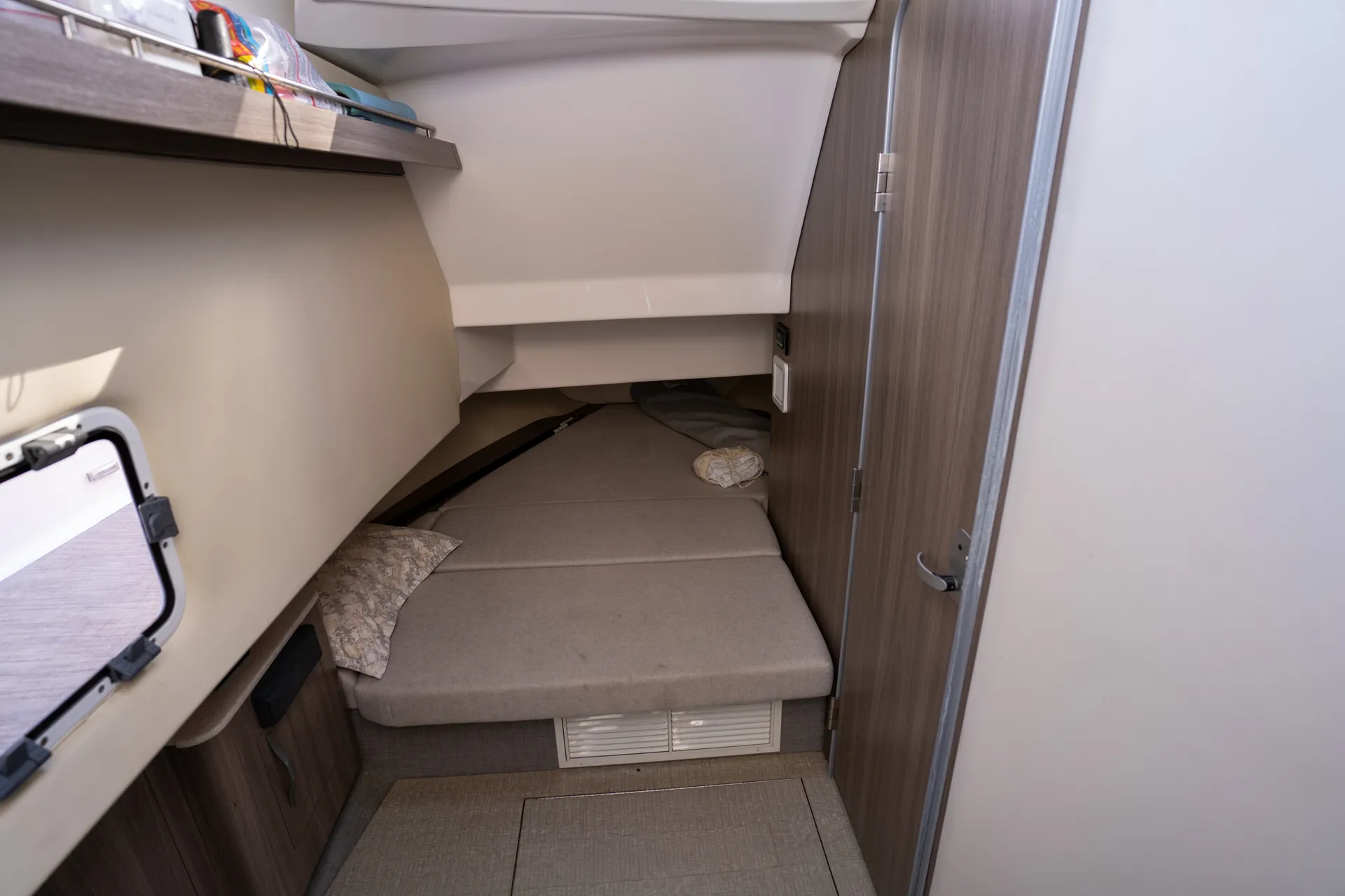 Unforgettable Experiences Aboard 33' Luxury SAV — Your Dream Charter