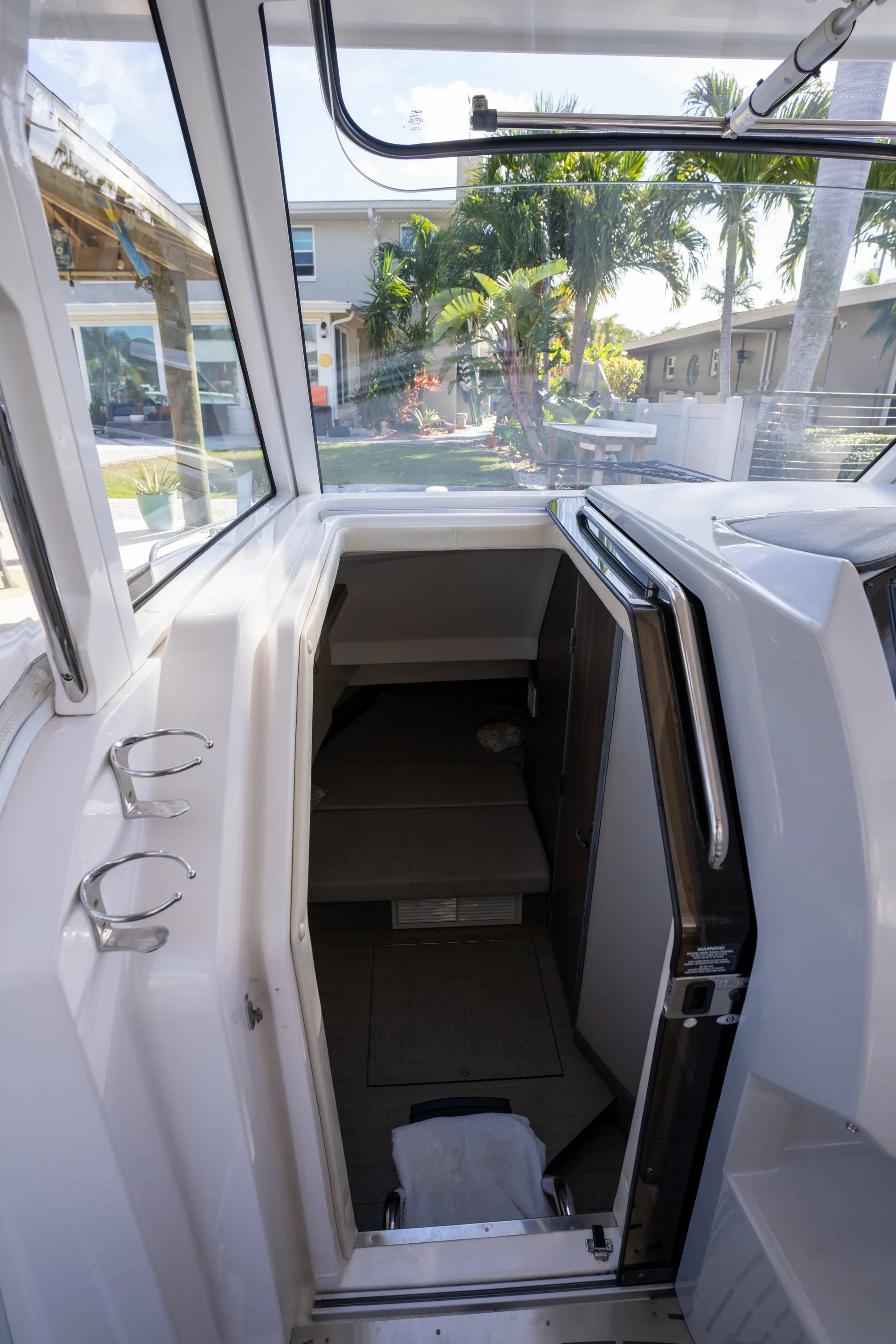 Unforgettable Experiences Aboard 33' Luxury SAV — Your Dream Charter