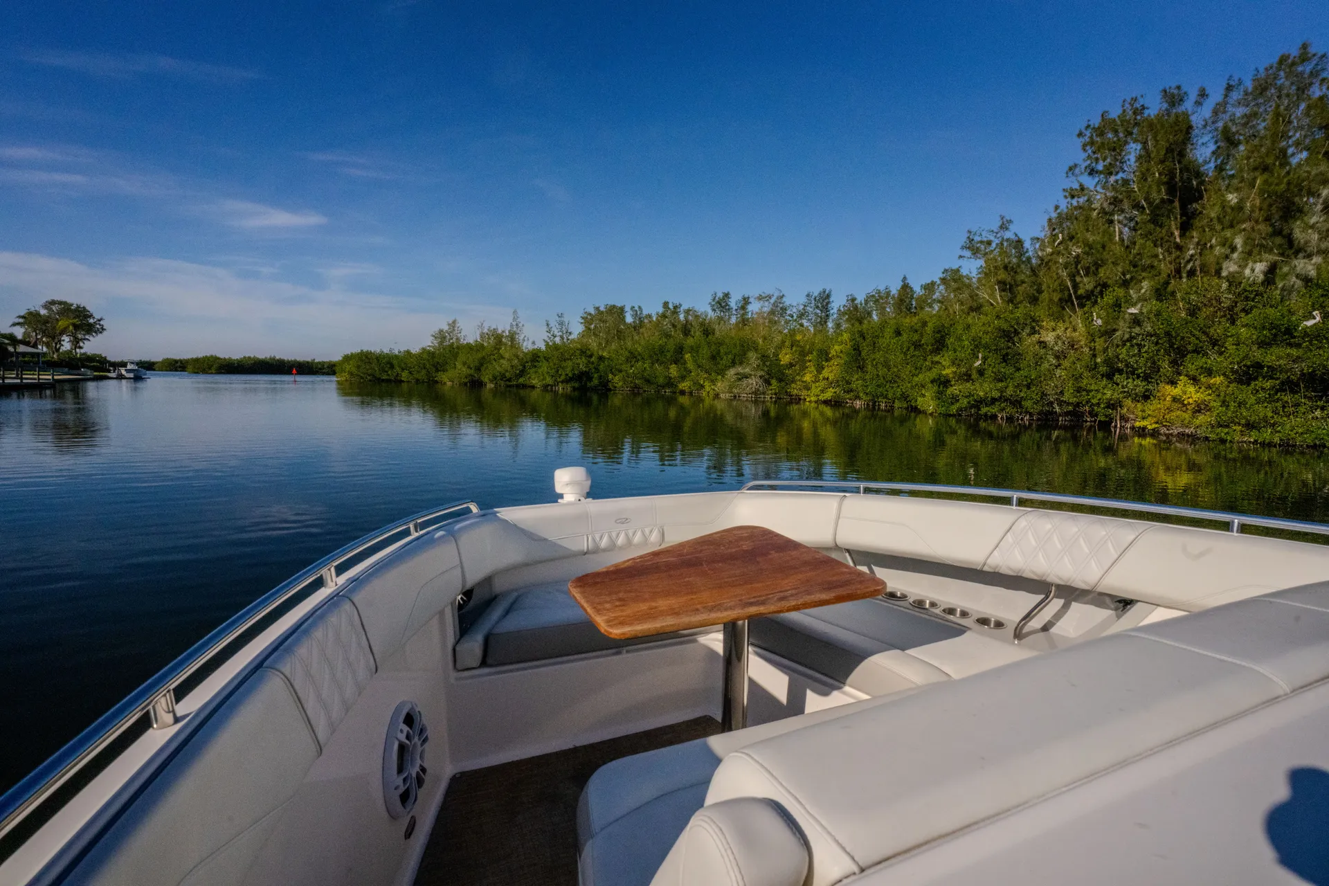 Unforgettable Experiences Aboard 33' Luxury SAV — Your Dream Charter