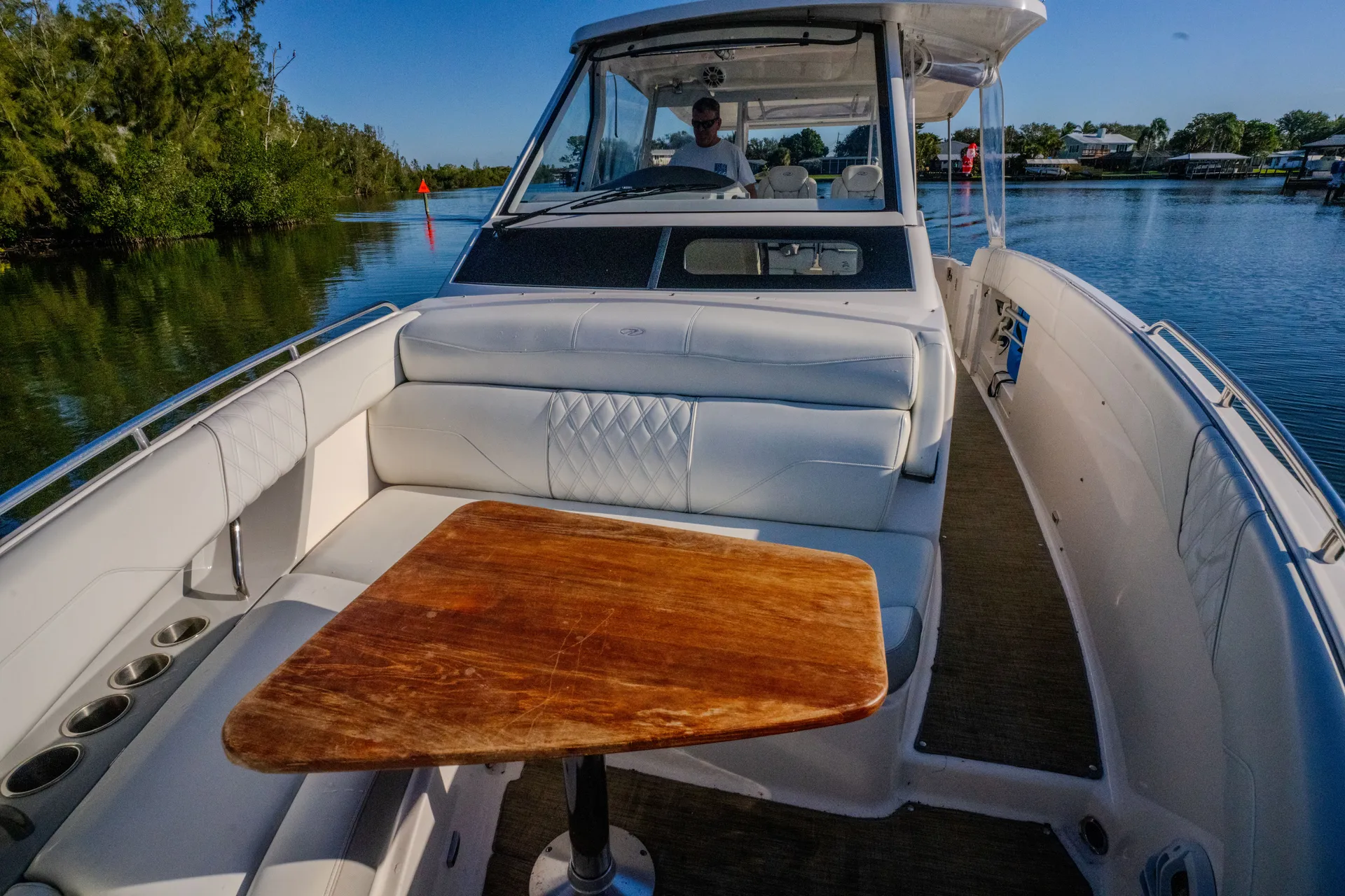 Unforgettable Experiences Aboard 33' Luxury SAV — Your Dream Charter