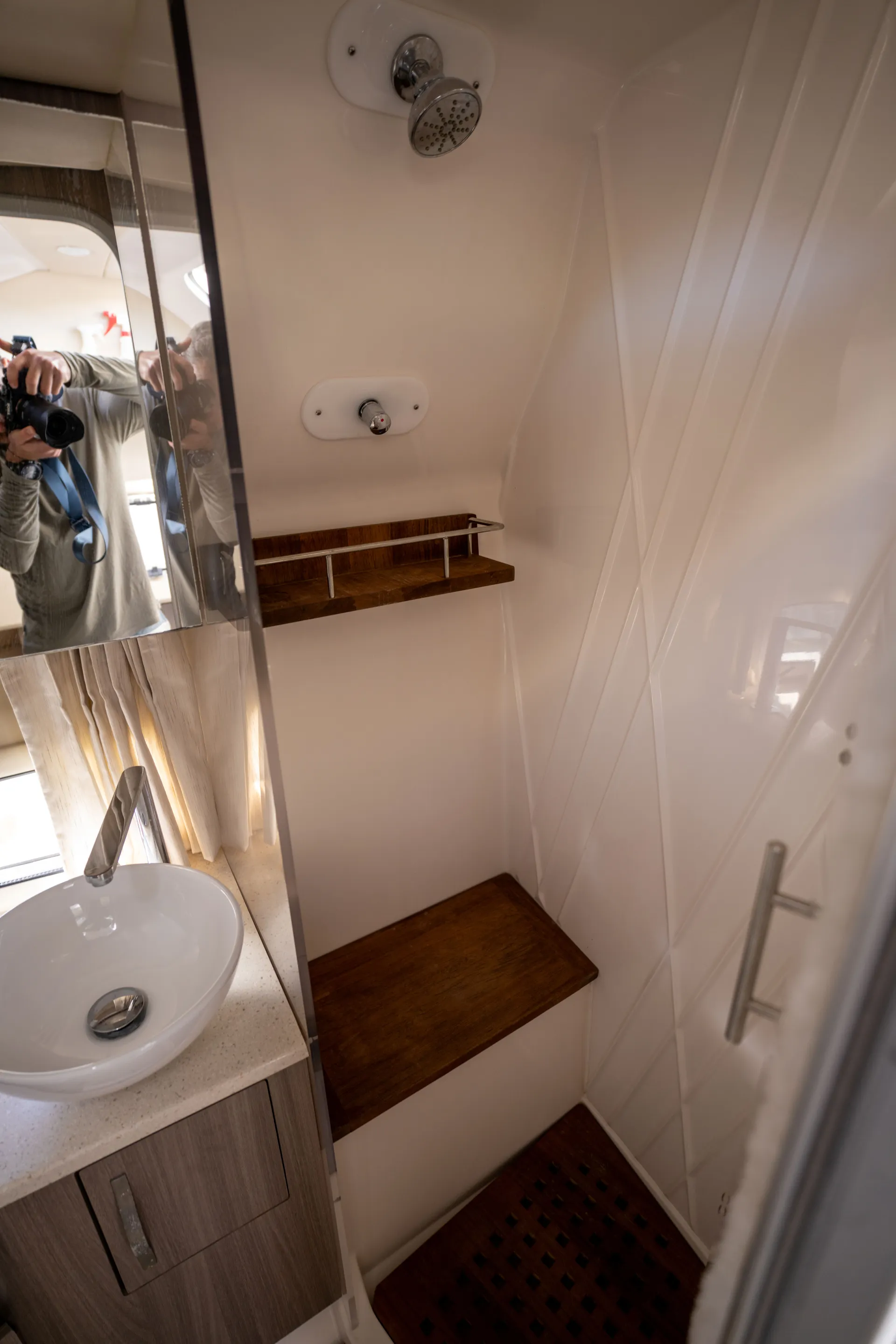 Unforgettable Experiences Aboard 33' Luxury SAV — Your Dream Charter