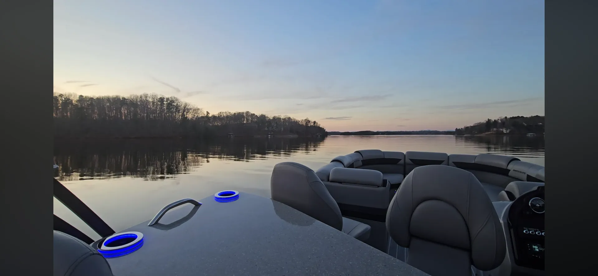 **Stunning 25FT Berkshire Tri-toon with 250HP and a High Top BAR. Wow!