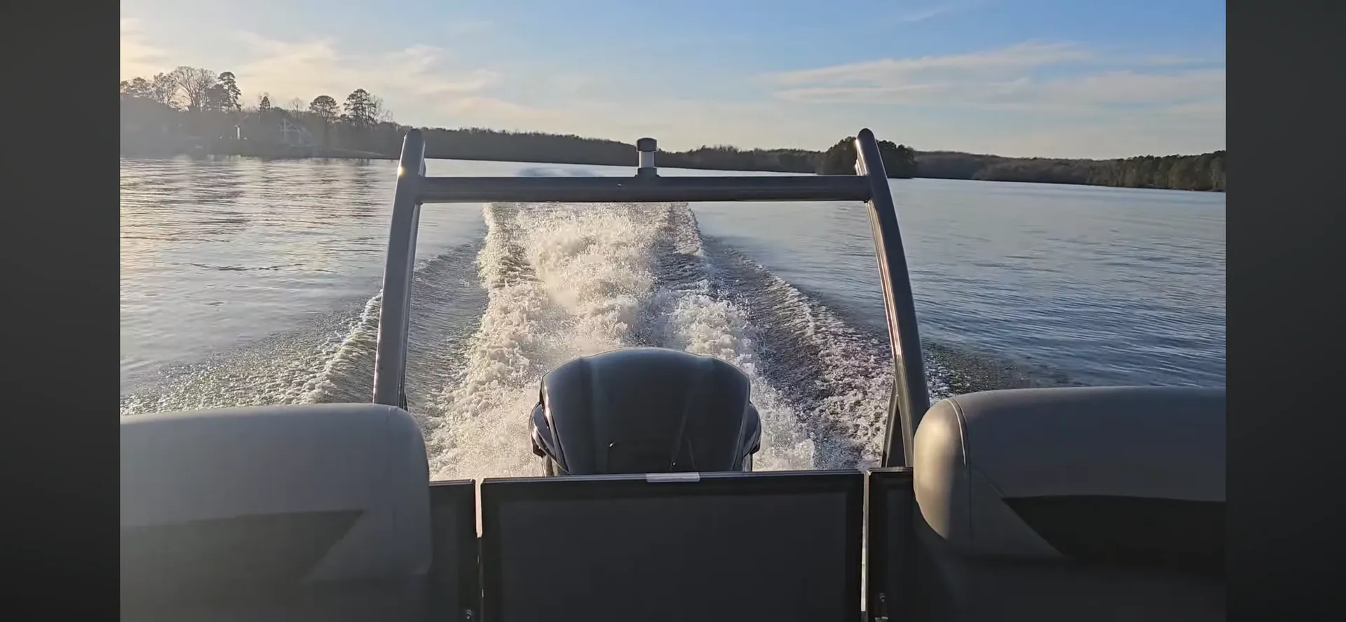 **Stunning 25FT Berkshire Tri-toon with 250HP and a High Top BAR. Wow!