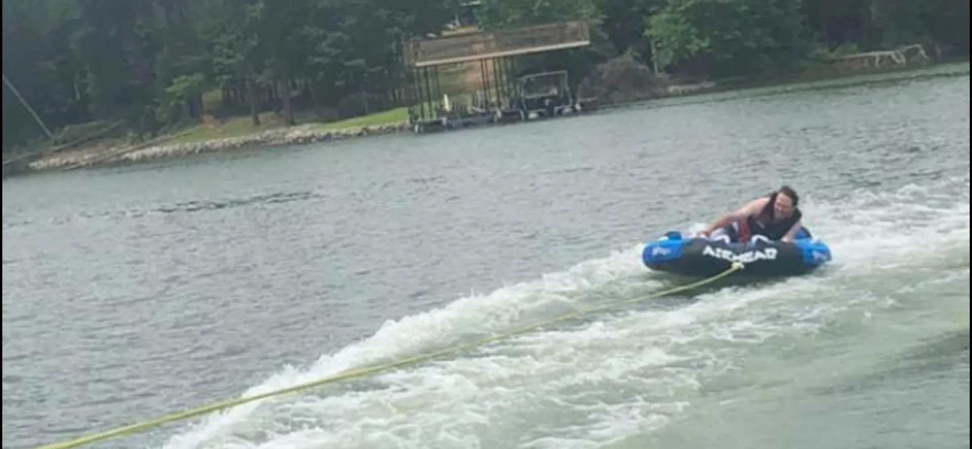 **Stunning 25FT Berkshire Tri-toon with 250HP and a High Top BAR. Wow!