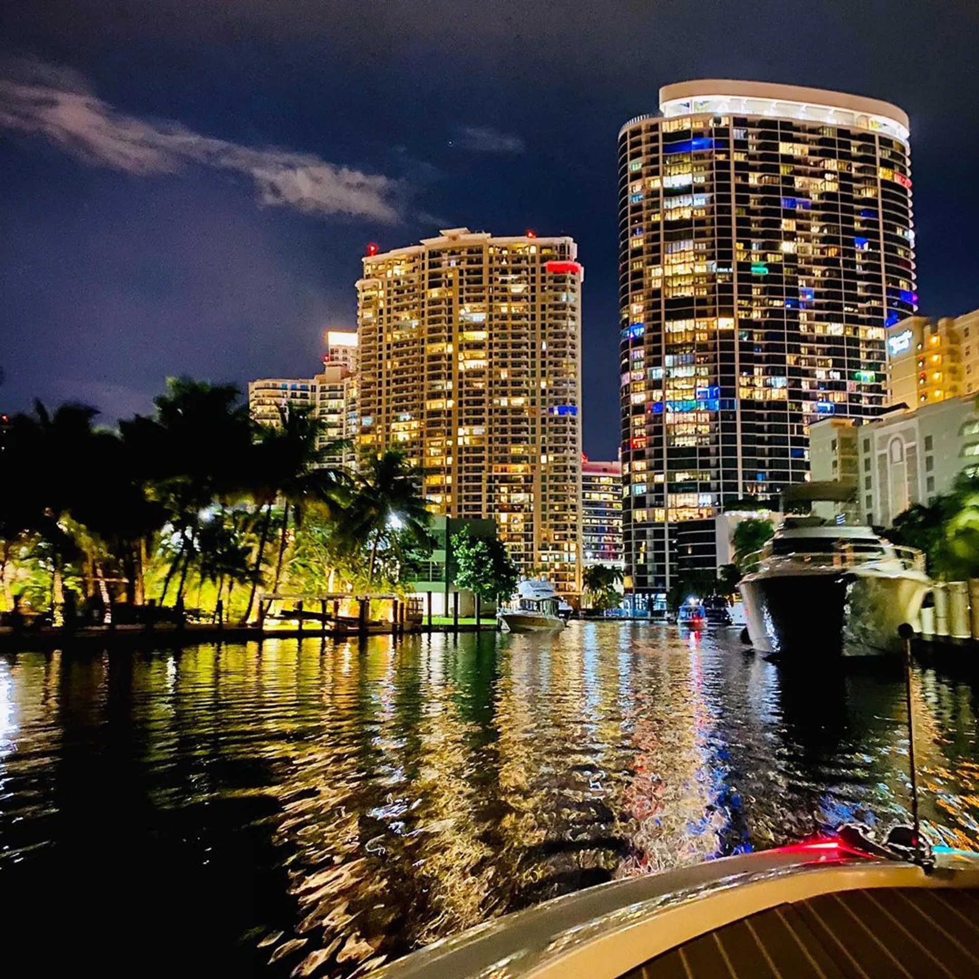 24ft Pontoon Party Boat