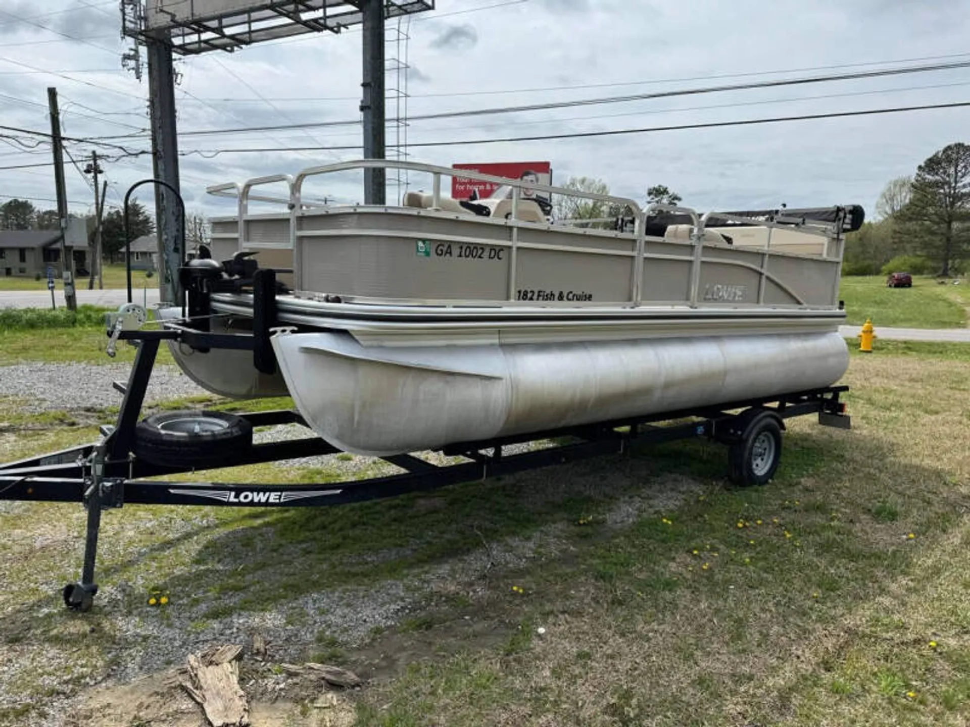  19ft Pontoon on Lake Wedowee – Great for Fishing & Cruising! 🎣🌊
