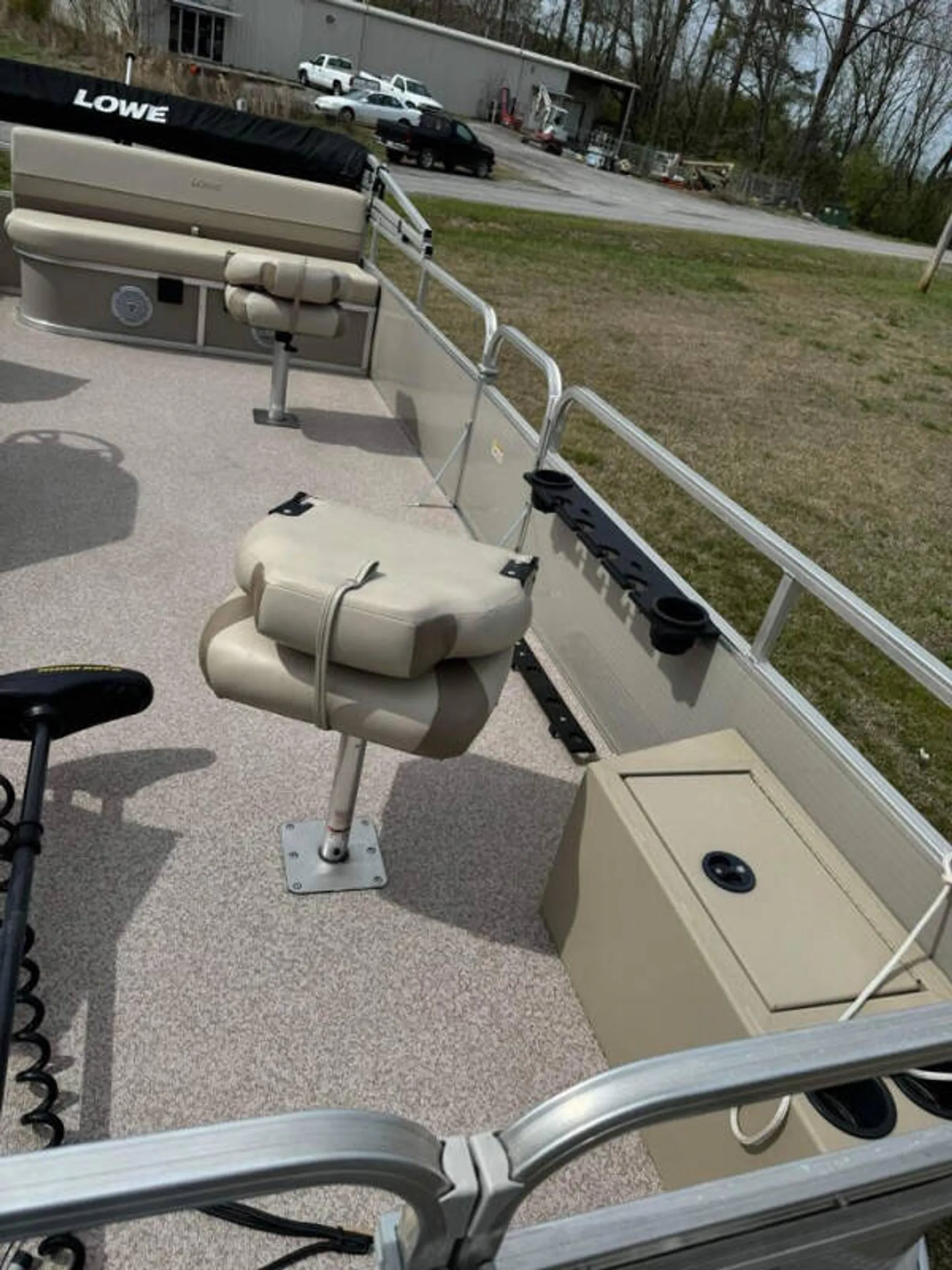  19ft Pontoon on Lake Wedowee – Great for Fishing & Cruising! 🎣🌊
