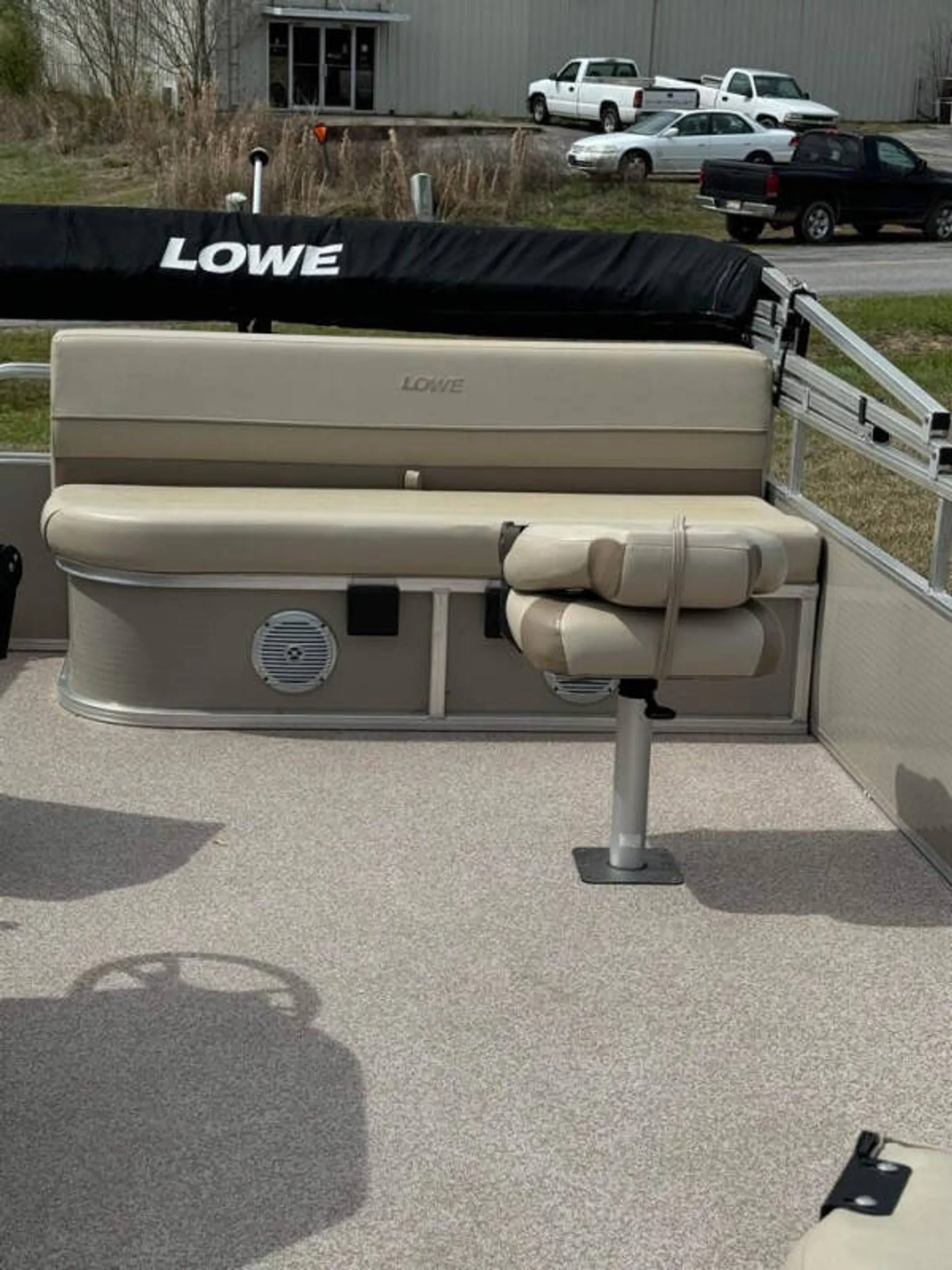  19ft Pontoon on Lake Wedowee – Great for Fishing & Cruising! 🎣🌊