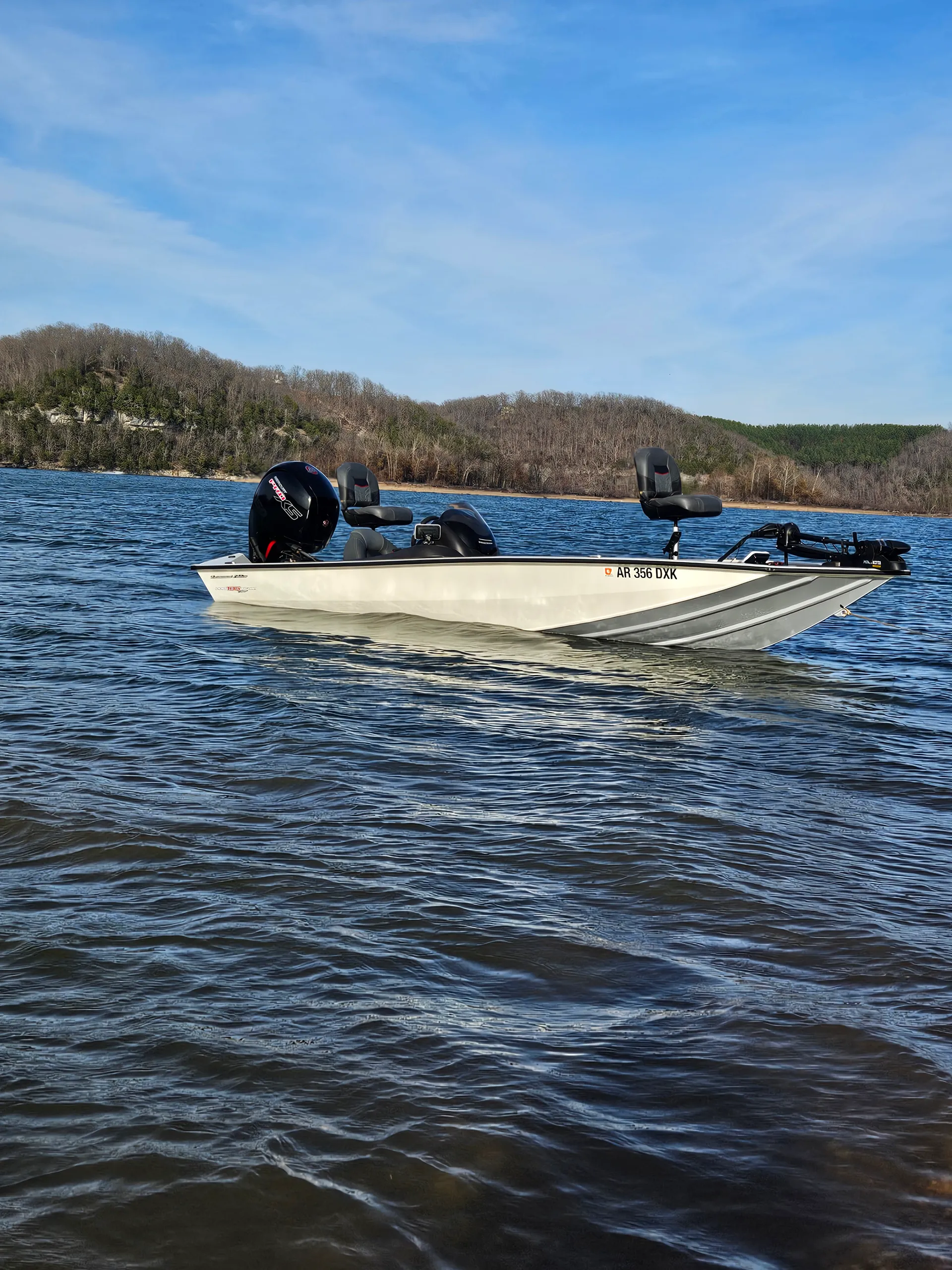 Tracker Pro Team 195 – Perfect for Fishing, Relaxing &amp; Exploring!