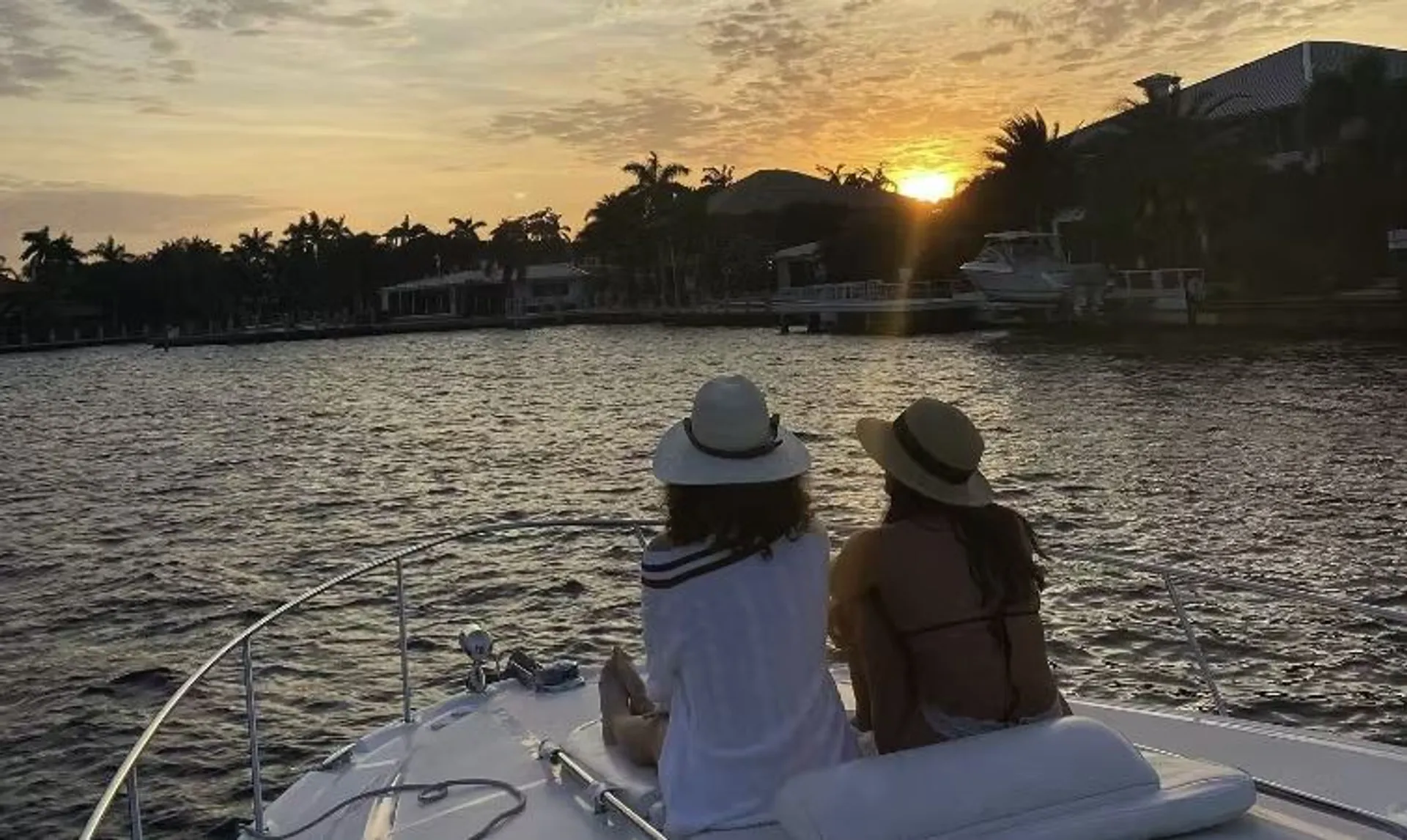 38ft Sea Ray Sundancer Yacht in FORT LAUDERDALE !!