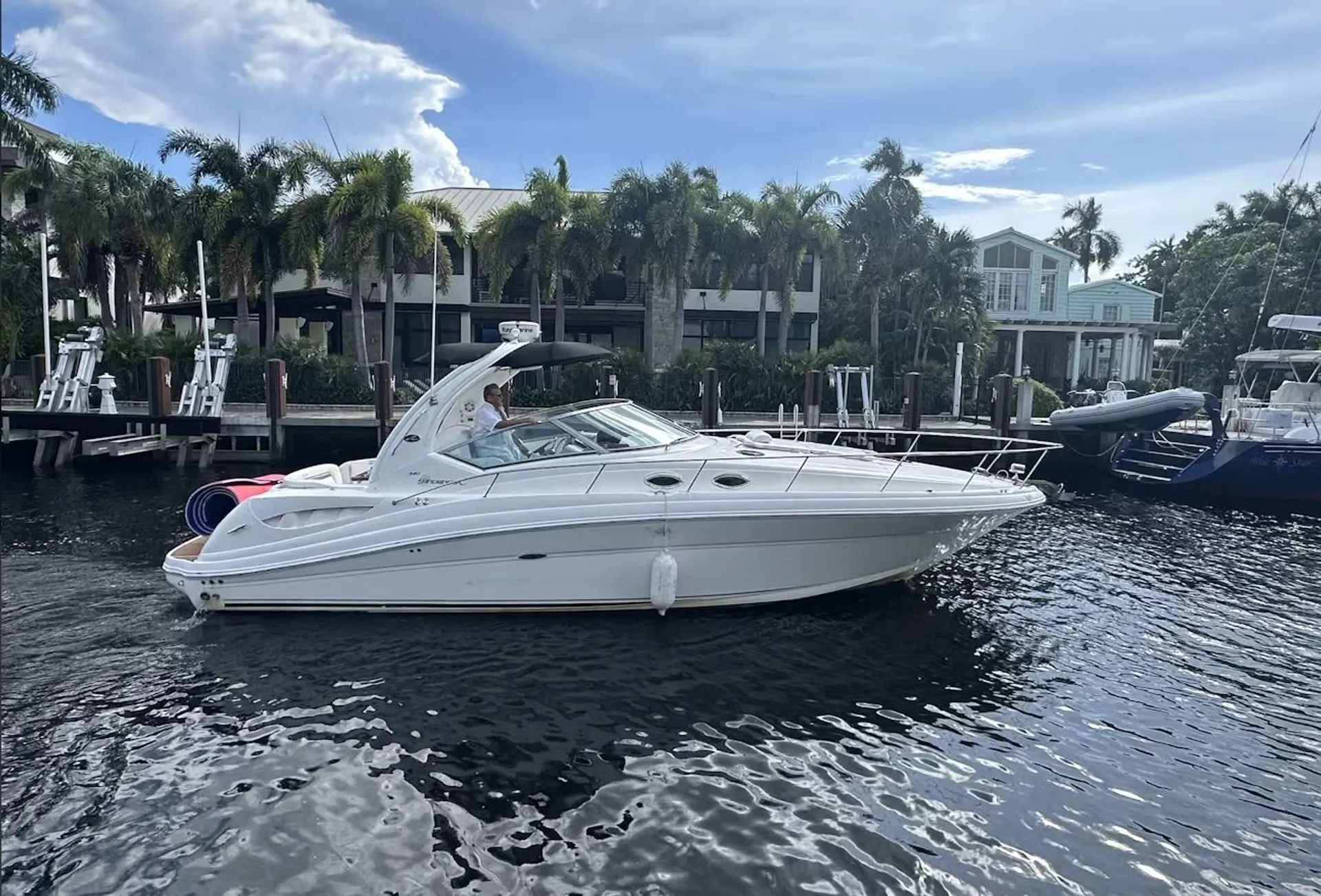 38ft Sea Ray Sundancer Yacht in FORT LAUDERDALE !!