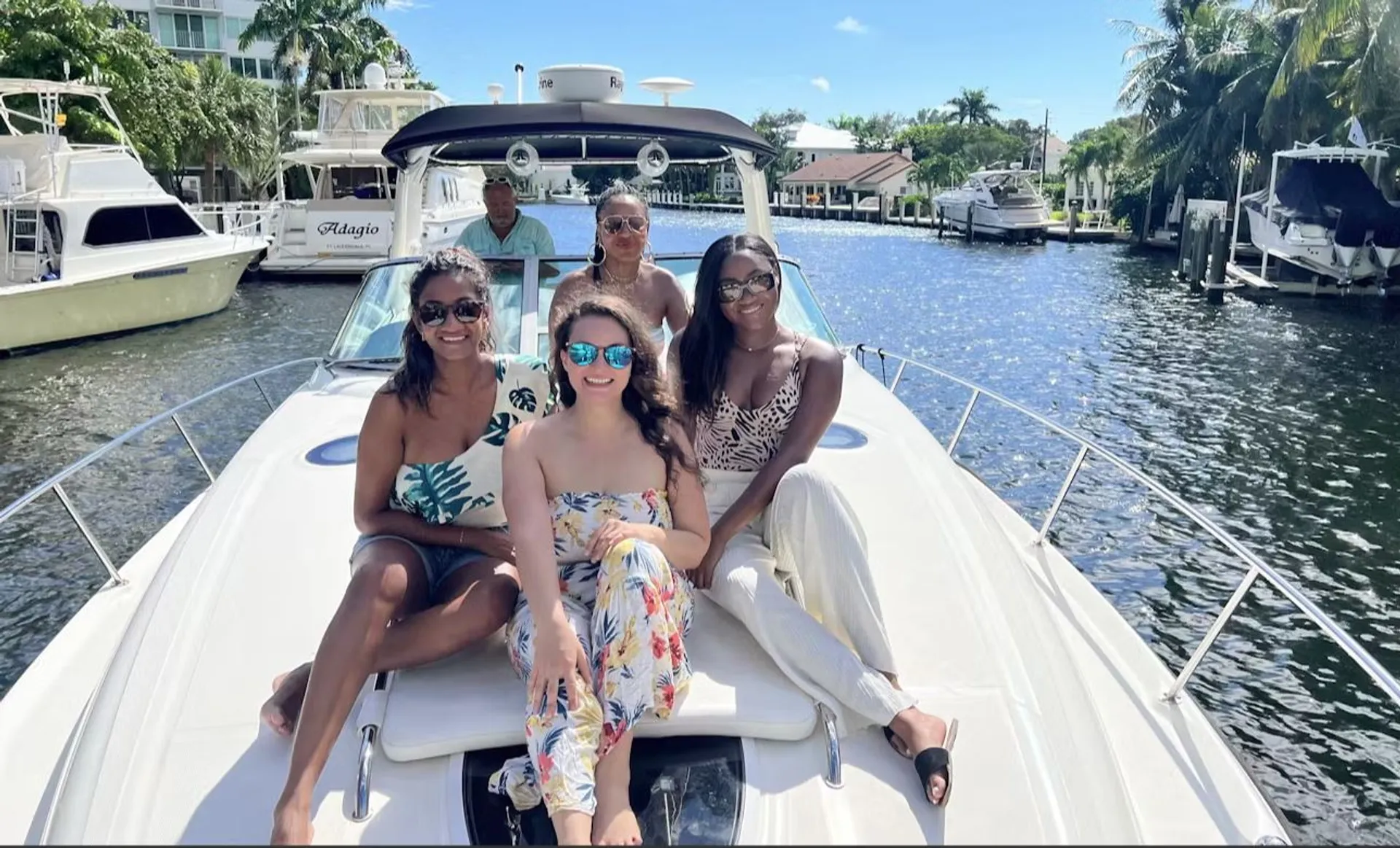 38ft Sea Ray Sundancer Yacht in FORT LAUDERDALE !!