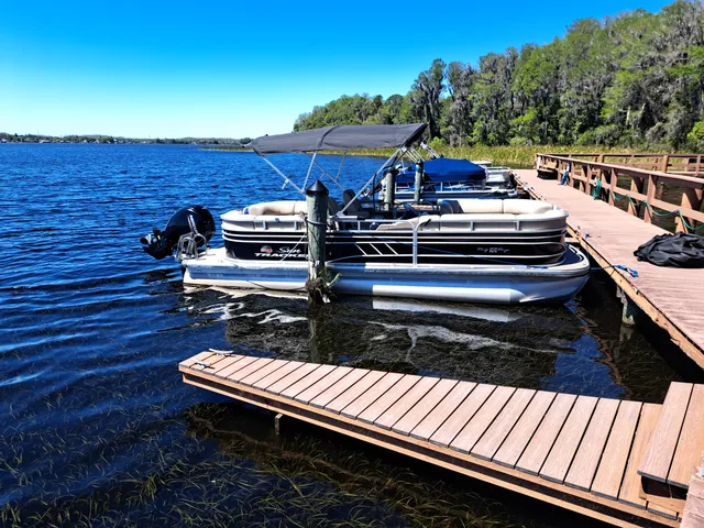 Rent a SUN TRACKER pontoon in Palm Harbor, FL near me