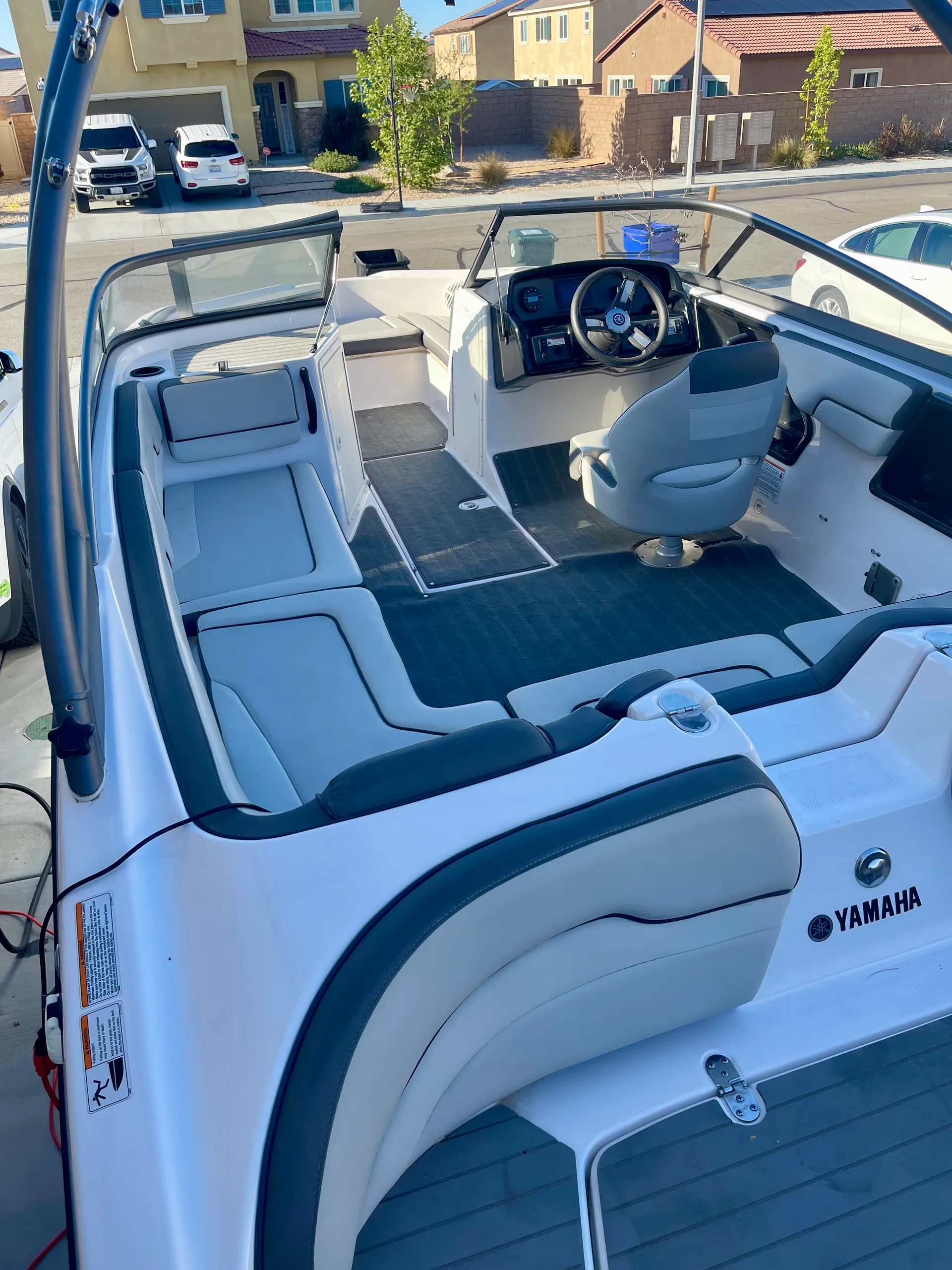 Versatile 2022 Yamaha AR190 – Wakeboarding, Tubing, Fishing &amp; More!