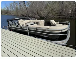 Great comfortable Sun Tracker 20 DLX pontoon
