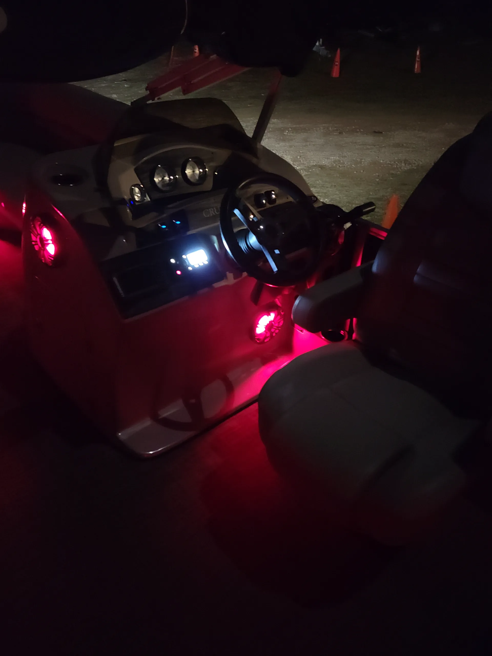 Fully Equipped Tritoon w/ Bluetooth Stereo, Floating Mat & Cooler Inc