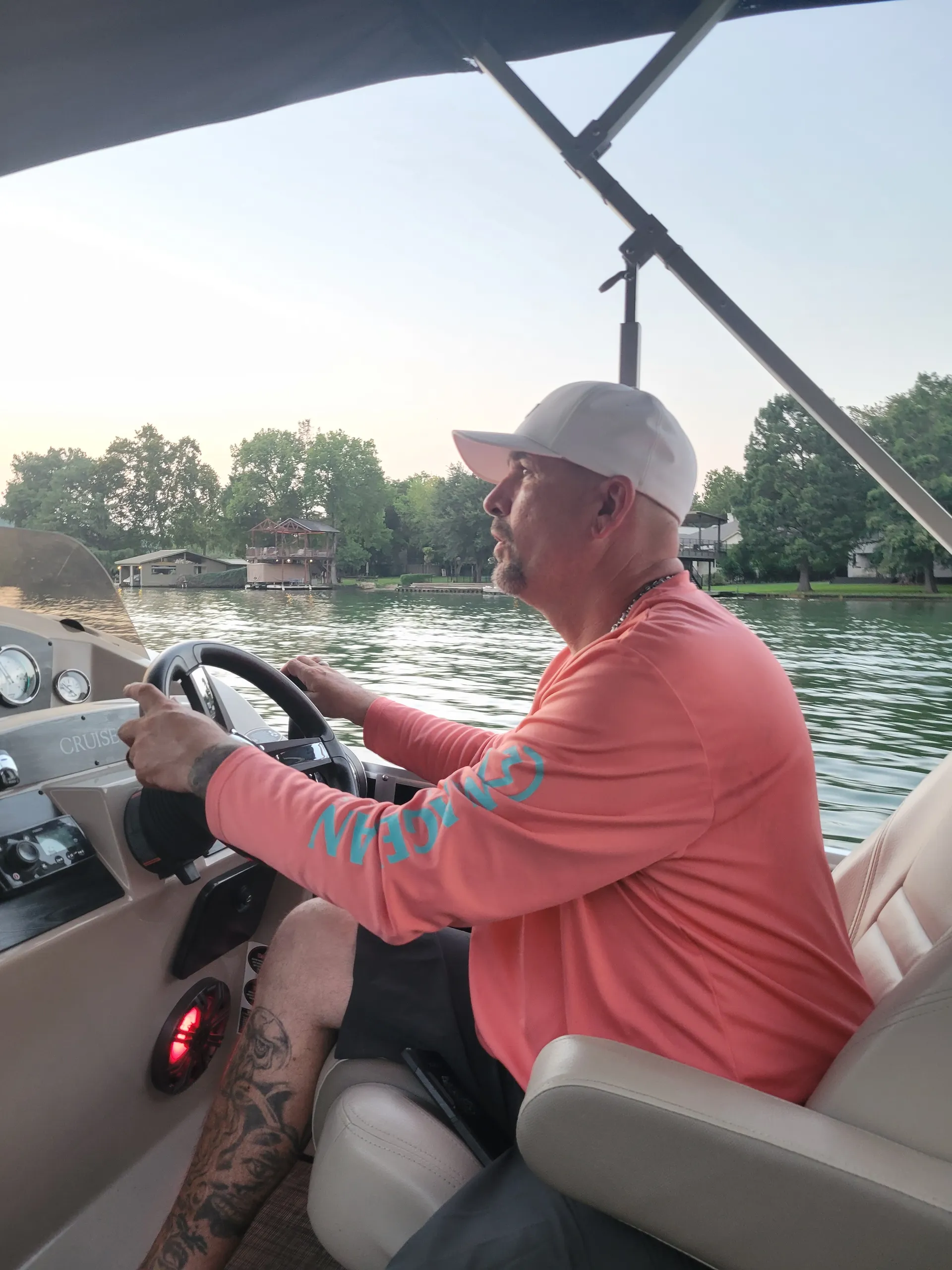 Fully Equipped Tritoon w/ Bluetooth Stereo, Floating Mat & Cooler Inc