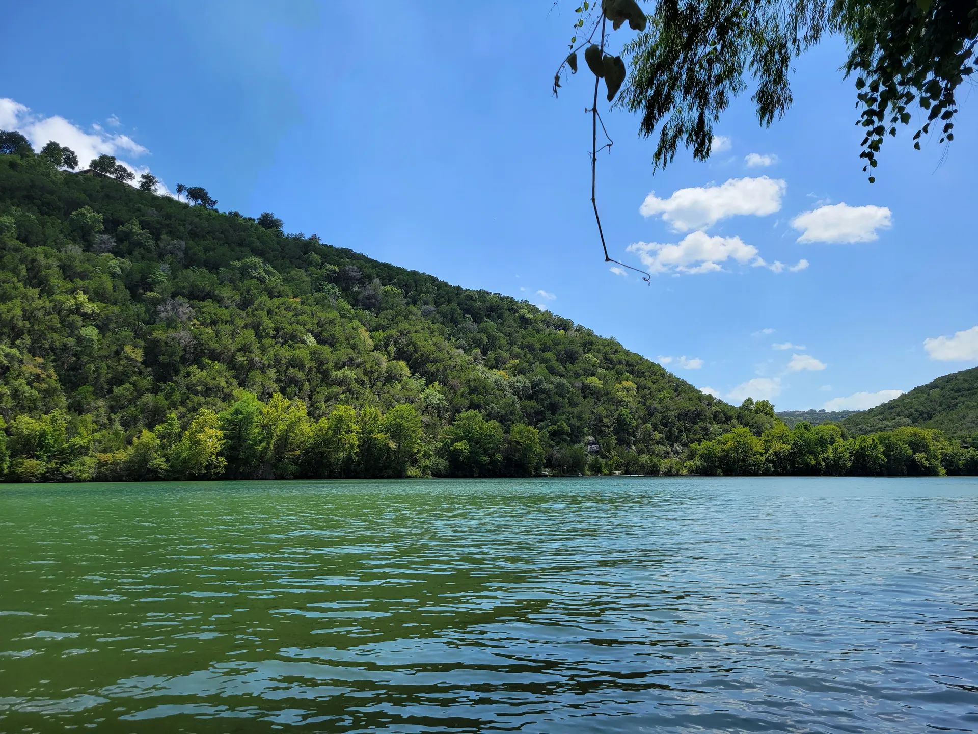 Fully Equipped Tritoon w/ Bluetooth Stereo, Floating Mat & Cooler Inc