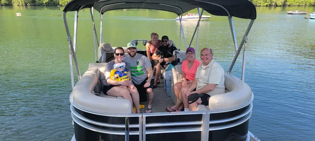 Rent a HARRIS FLOTEBOTE pontoon in Austin, TX near me