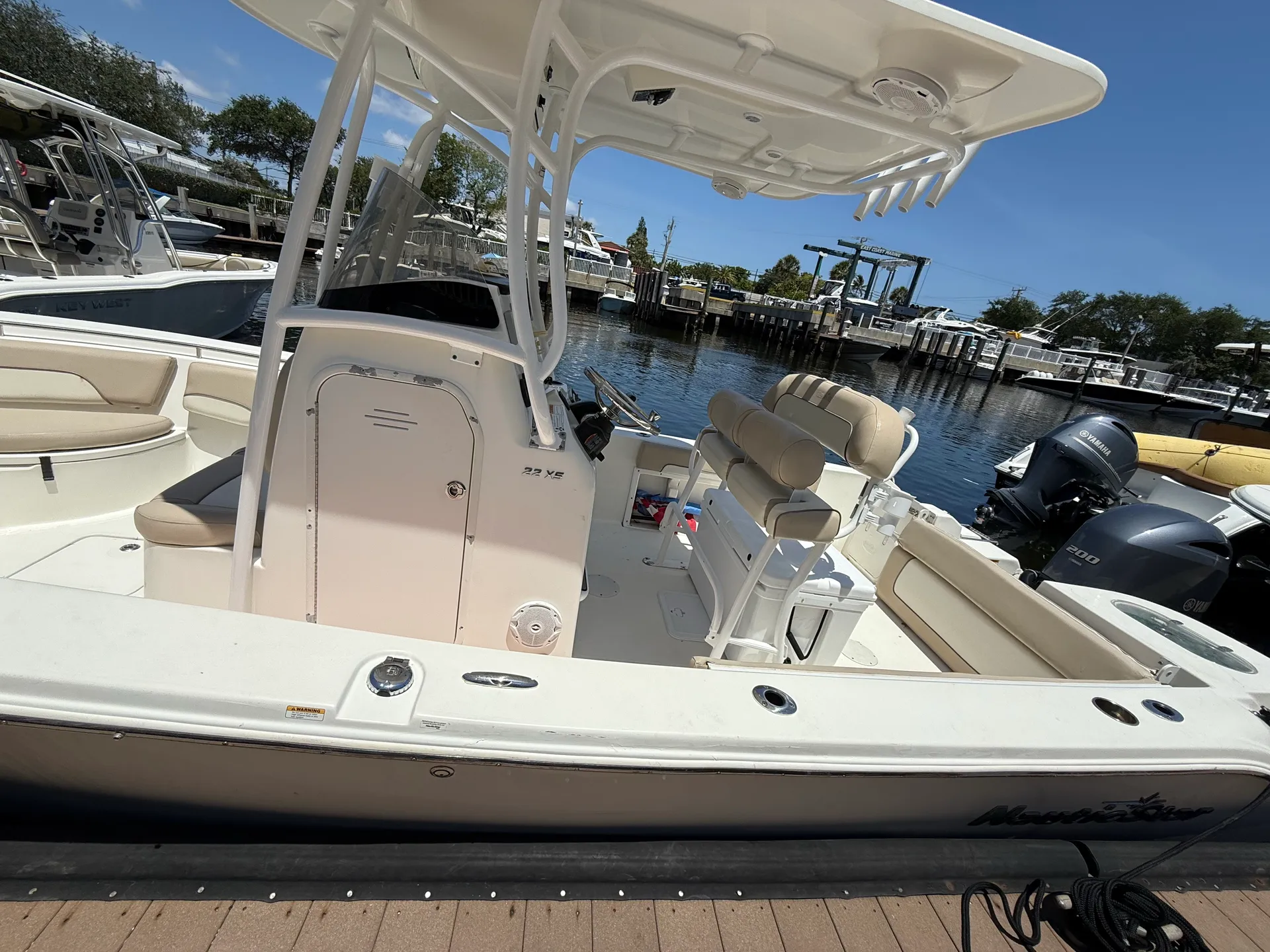 NAUTICSTAR BOATS 2200XS in Pompano Beach, FL — photo 3
