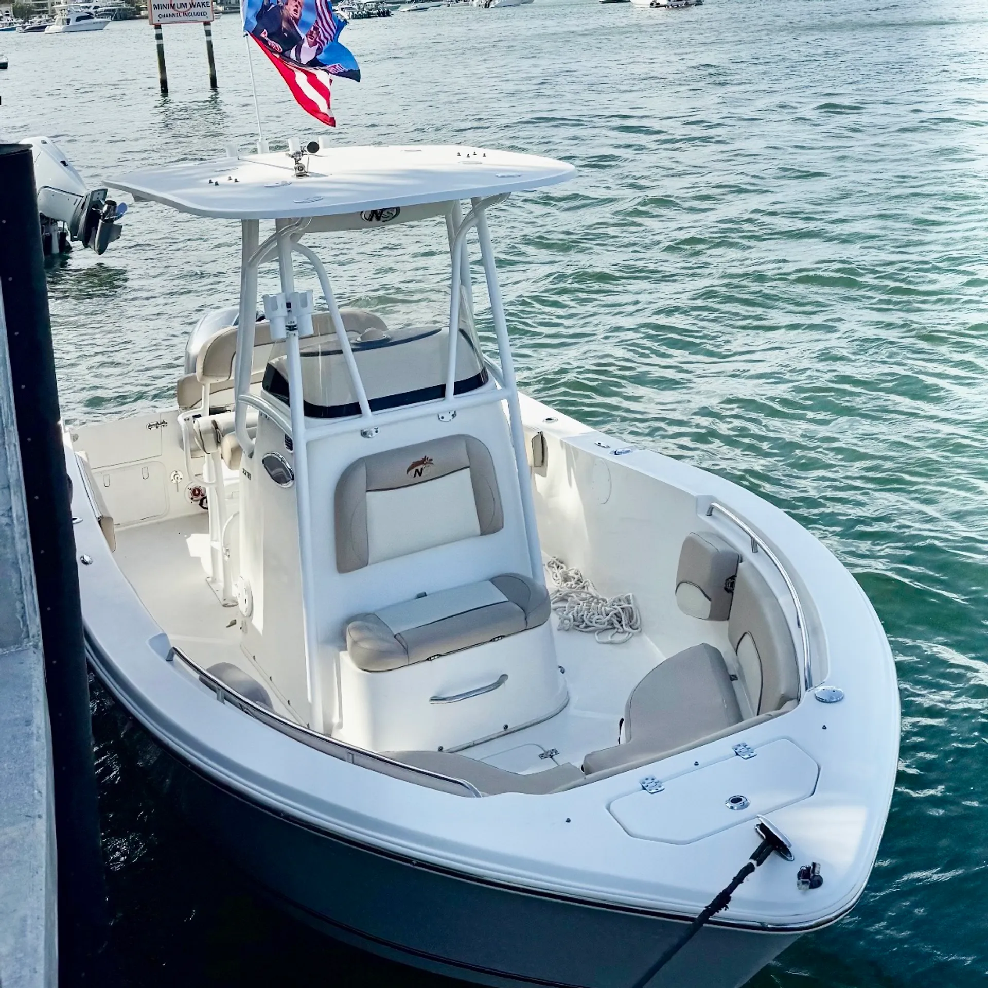 NAUTICSTAR BOATS 2200XS in Pompano Beach, FL — photo 2