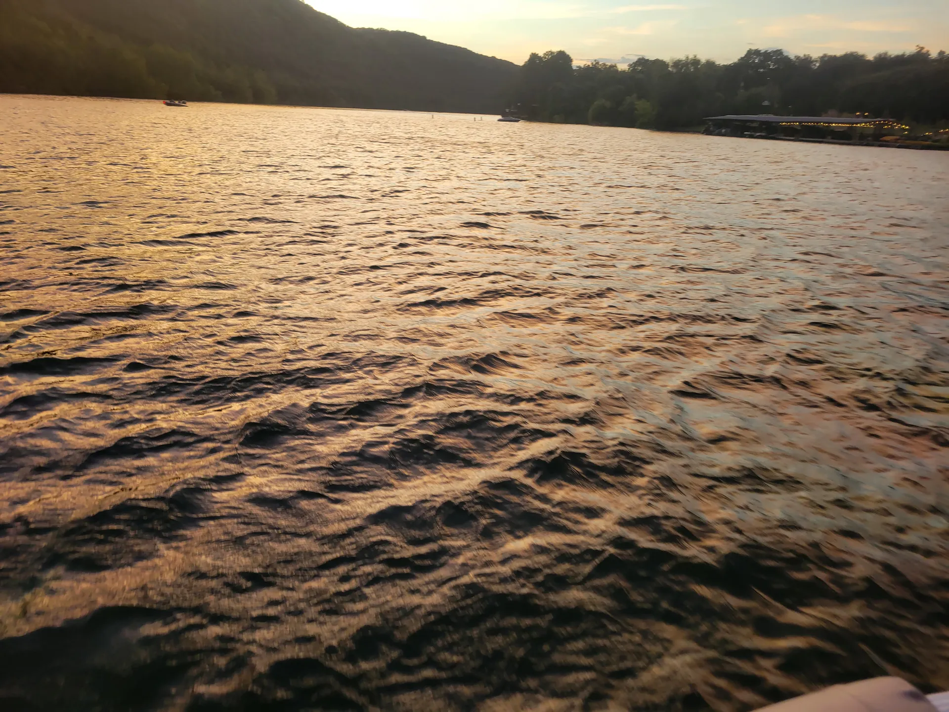 Fully Equipped Tritoon w/ Bluetooth Stereo, Floating Mat & Cooler Inc