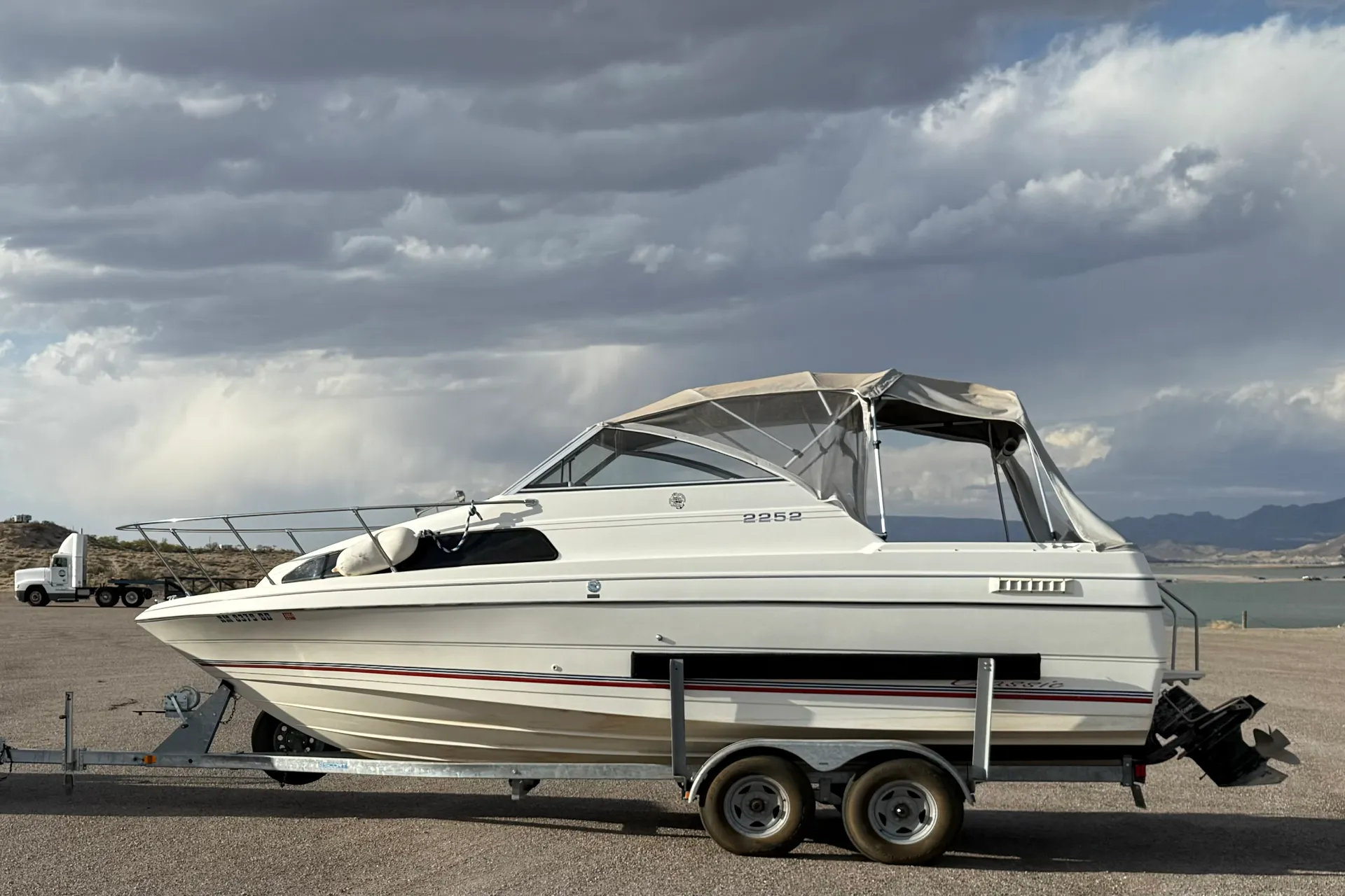 Classic 22’ Bayliner Cabin Cruiser – Fun, Fishing &amp; Family Ready!