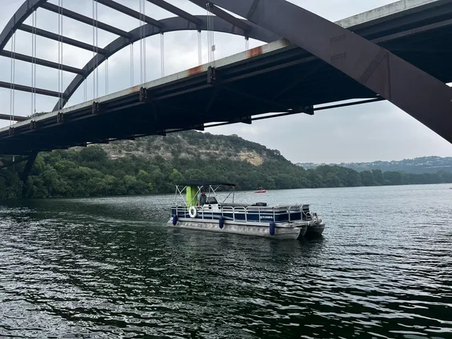 Rent a TMC pontoon in Austin, TX near me