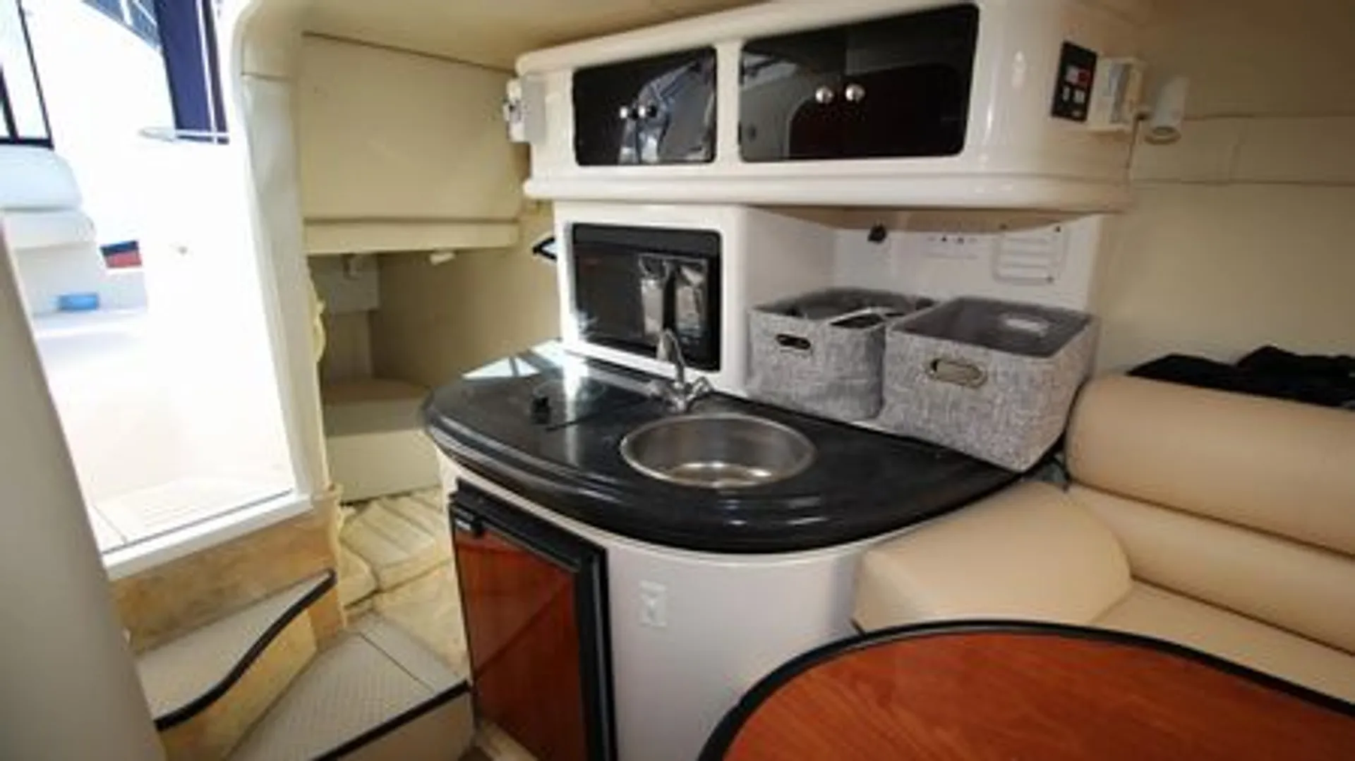 Where Summer Memories Are Made  - Beautiful, Clean 26 Foot Cruiser