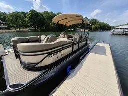 24 FT Starcraft Tritoon SLS3 with 200 HP Yamaha 
