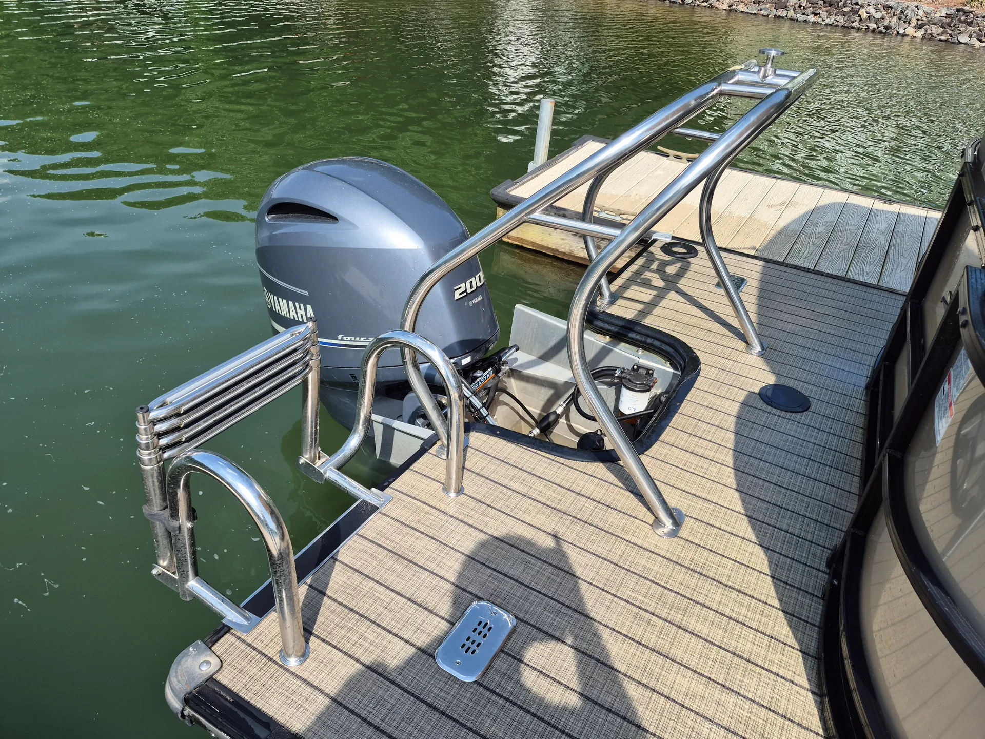 STARCRAFT MARINE SLS 3 TRITOON in Mooresville, NC — photo 4