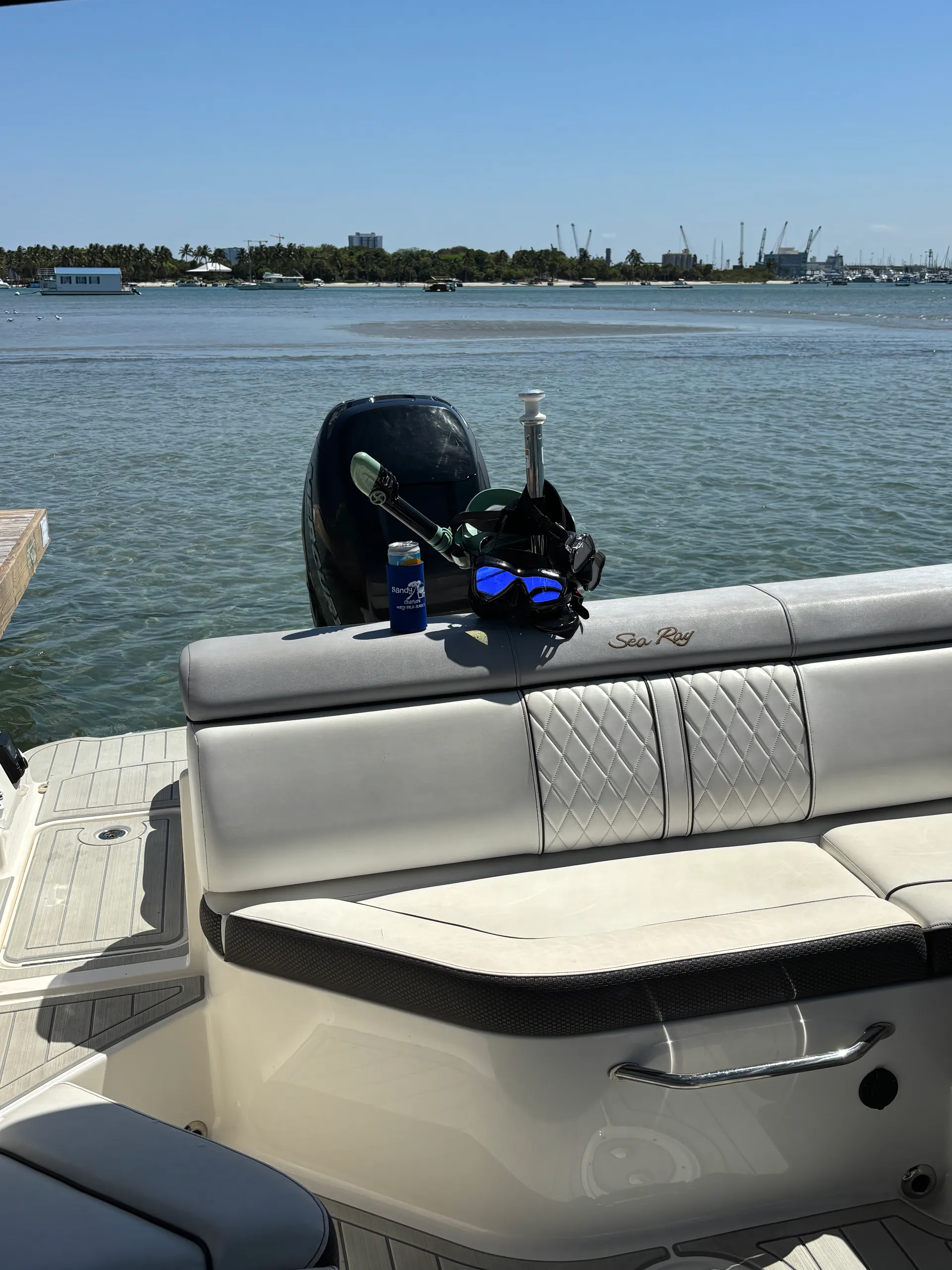 Luxury boat that fits 12 guests - Restroom - Free Fuel 