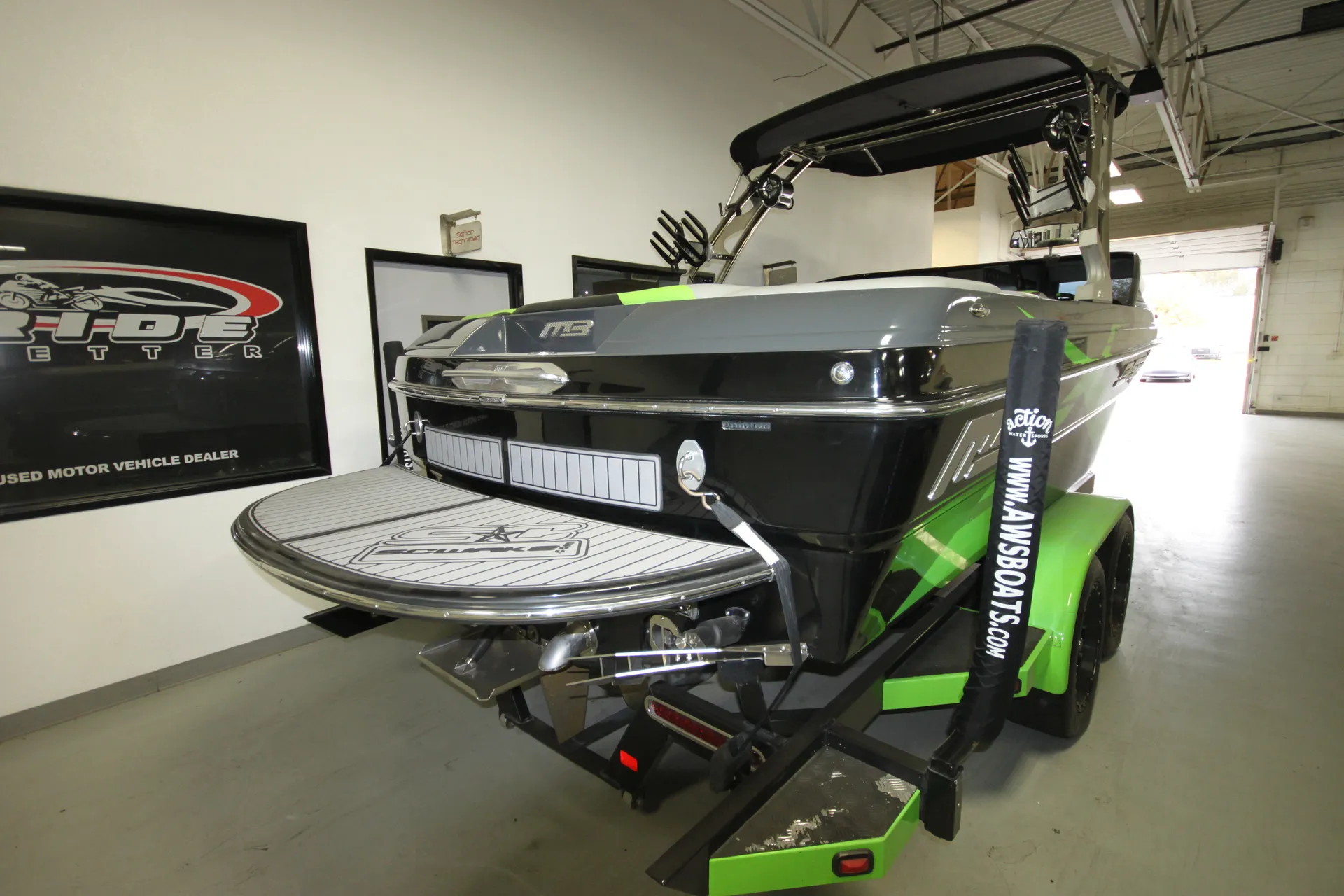 14 passenger MB B52 Wake Boat - 📍Canyon, Saguaro, Pleasant, Roosevelt