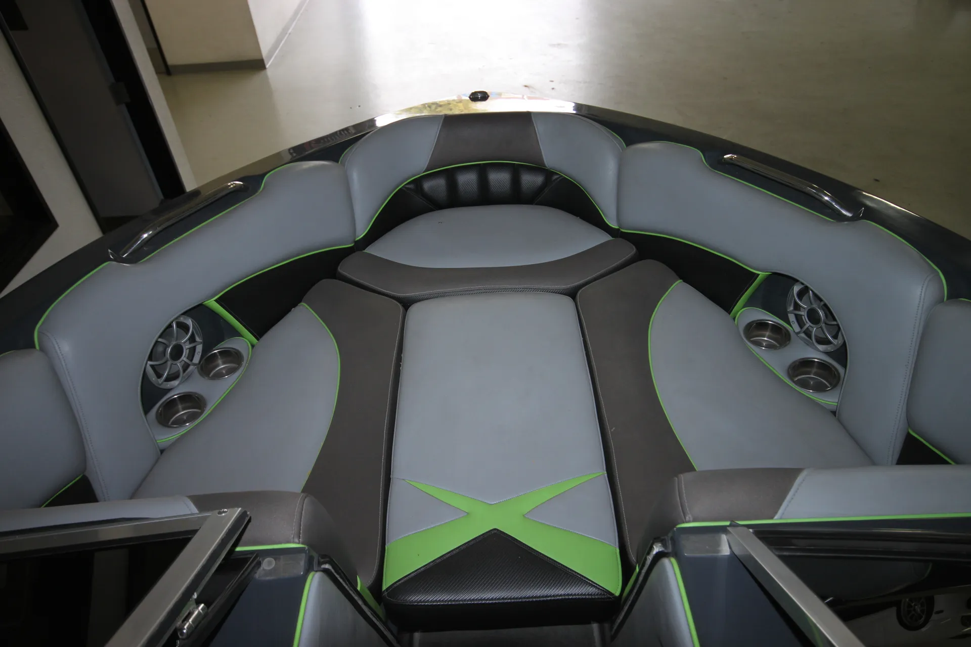 14 passenger MB B52 Wake Boat - 📍Canyon, Saguaro, Pleasant, Roosevelt