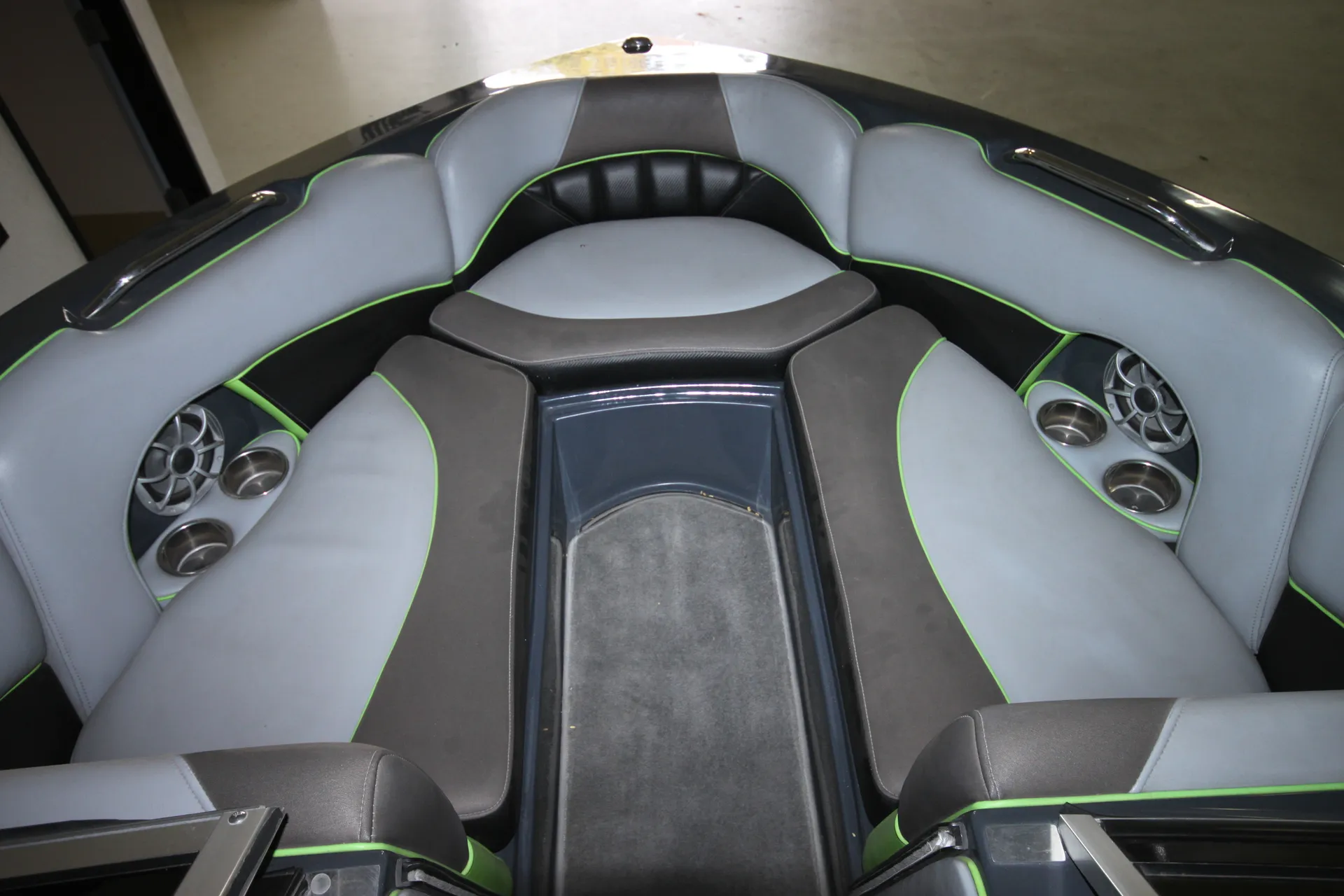 14 passenger MB B52 Wake Boat - 📍Canyon, Saguaro, Pleasant, Roosevelt