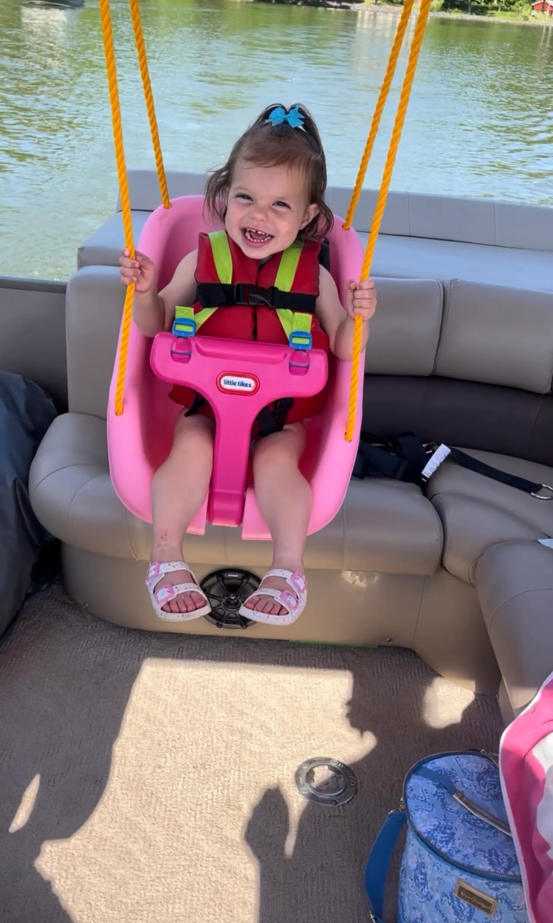 22 FT Veranda Tri-Toon - Lake Wylie, SC (across from Papa Docs)
