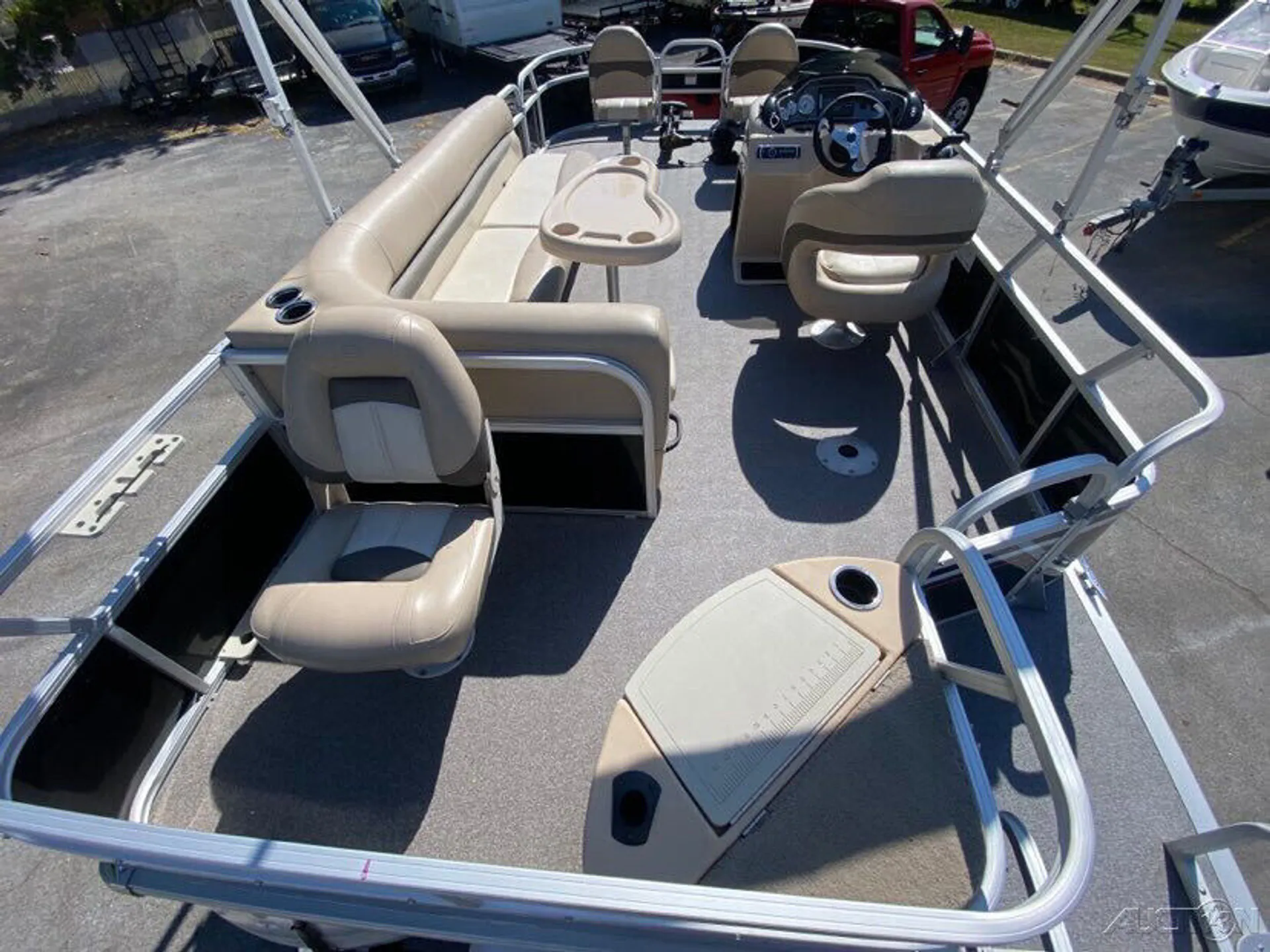 Sun Tracker 20 Ft Pontoon