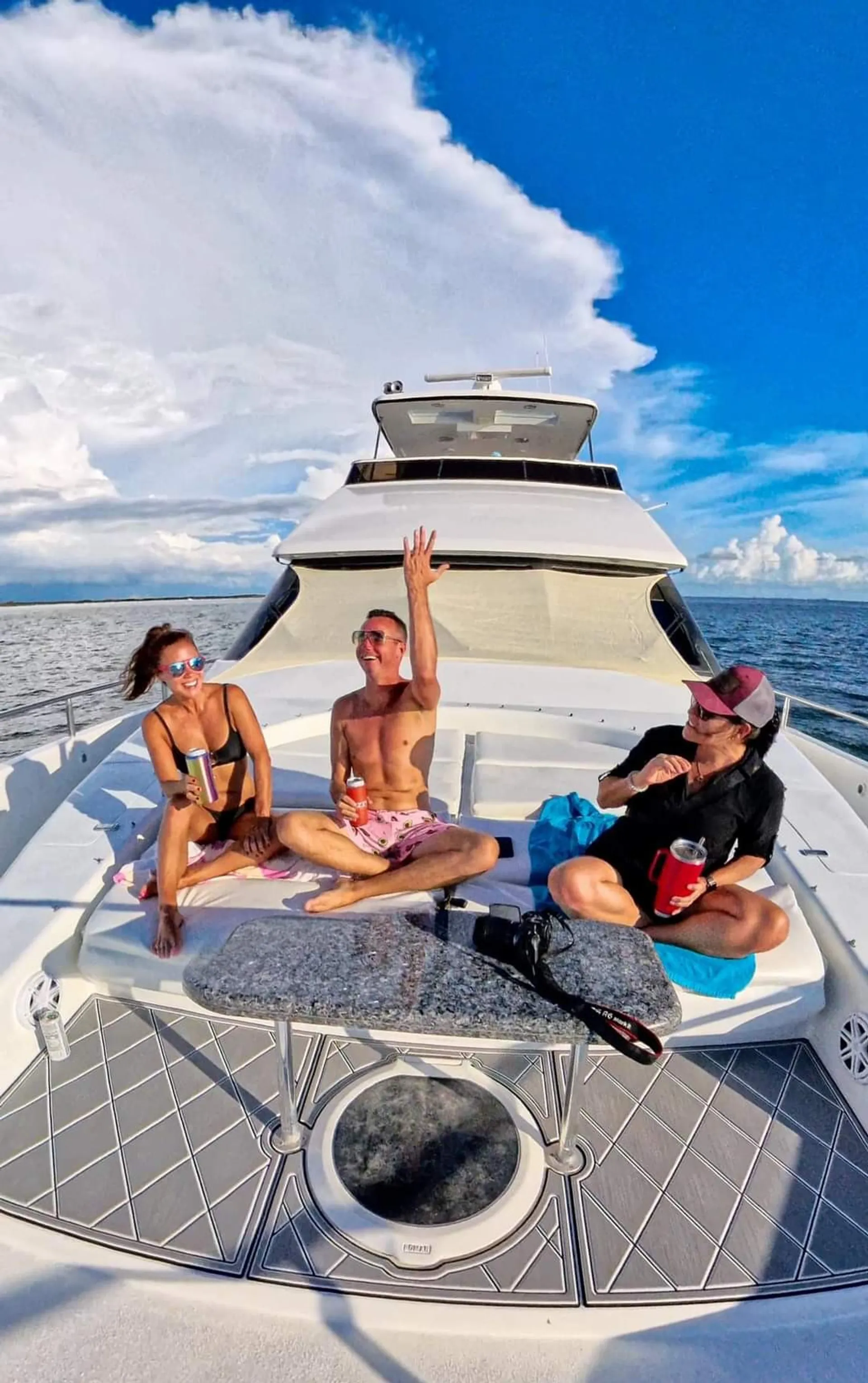 80' Ultra Luxury Mega-Yacht (Lazzara Skylounge) w/ Water Toys - 13 pax