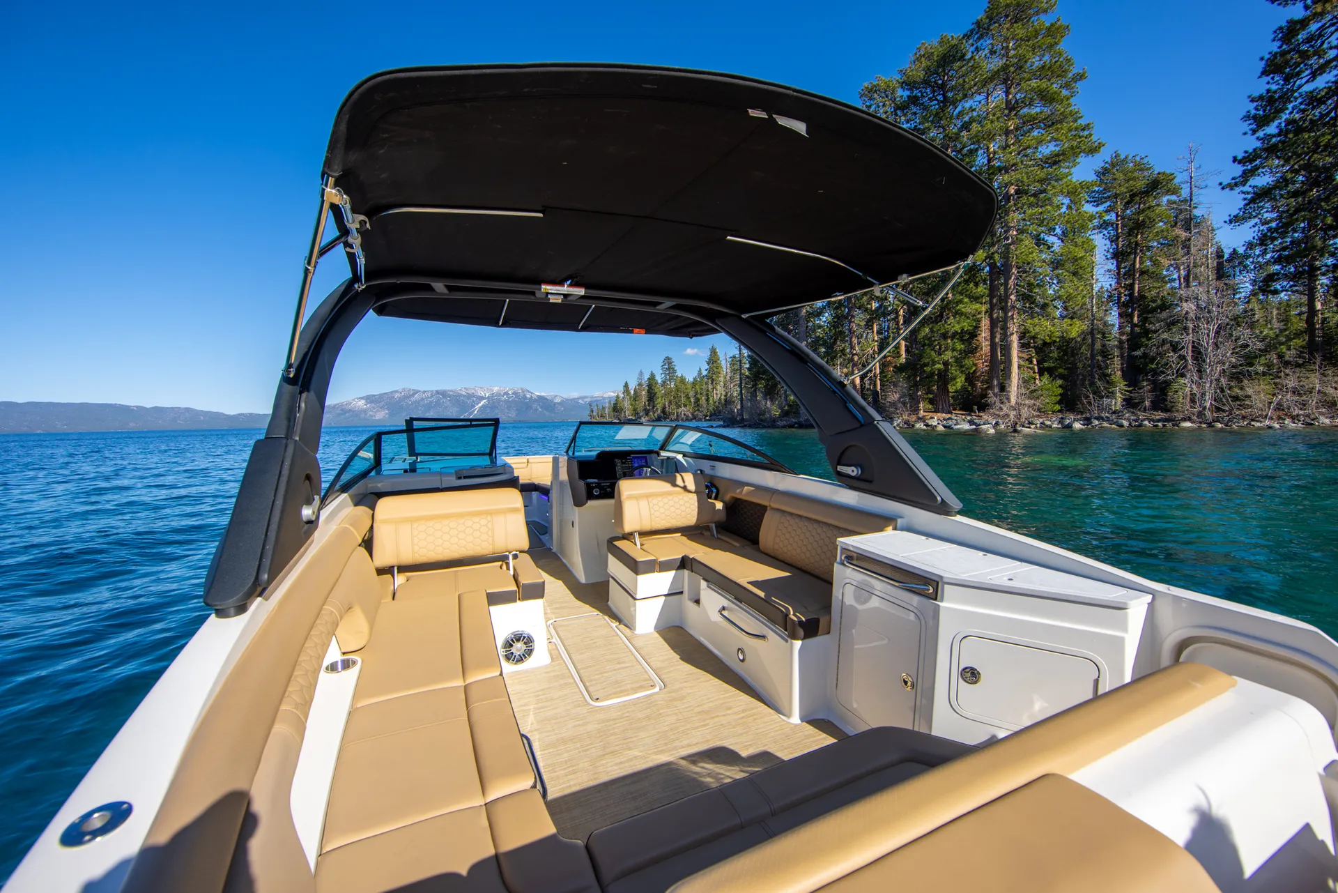 30ft Luxury Yacht Charter In Tahoe