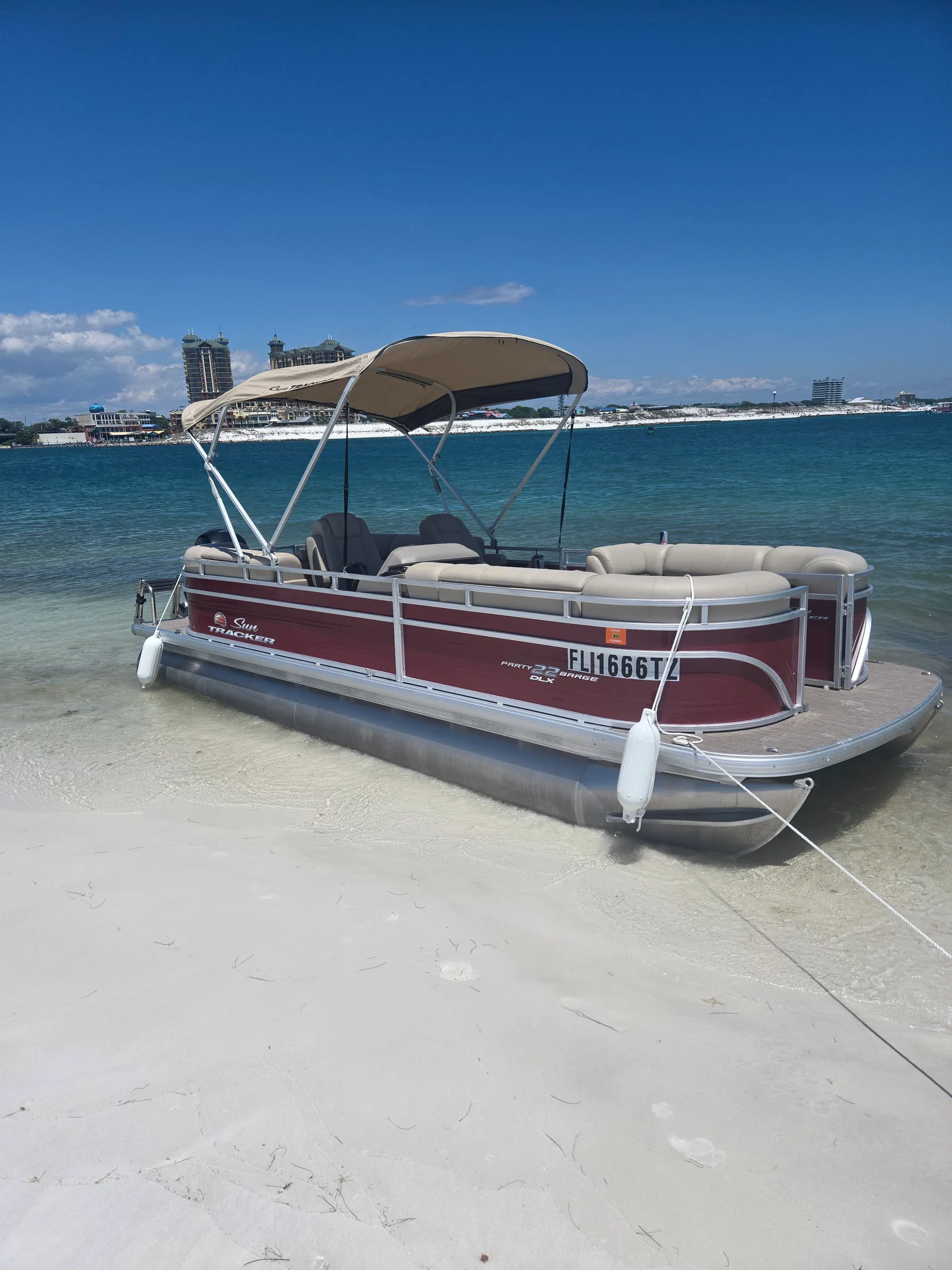 SUN TRACKER PARTY BARGE 22 DLX in Fort Walton Beach, FL — photo 4
