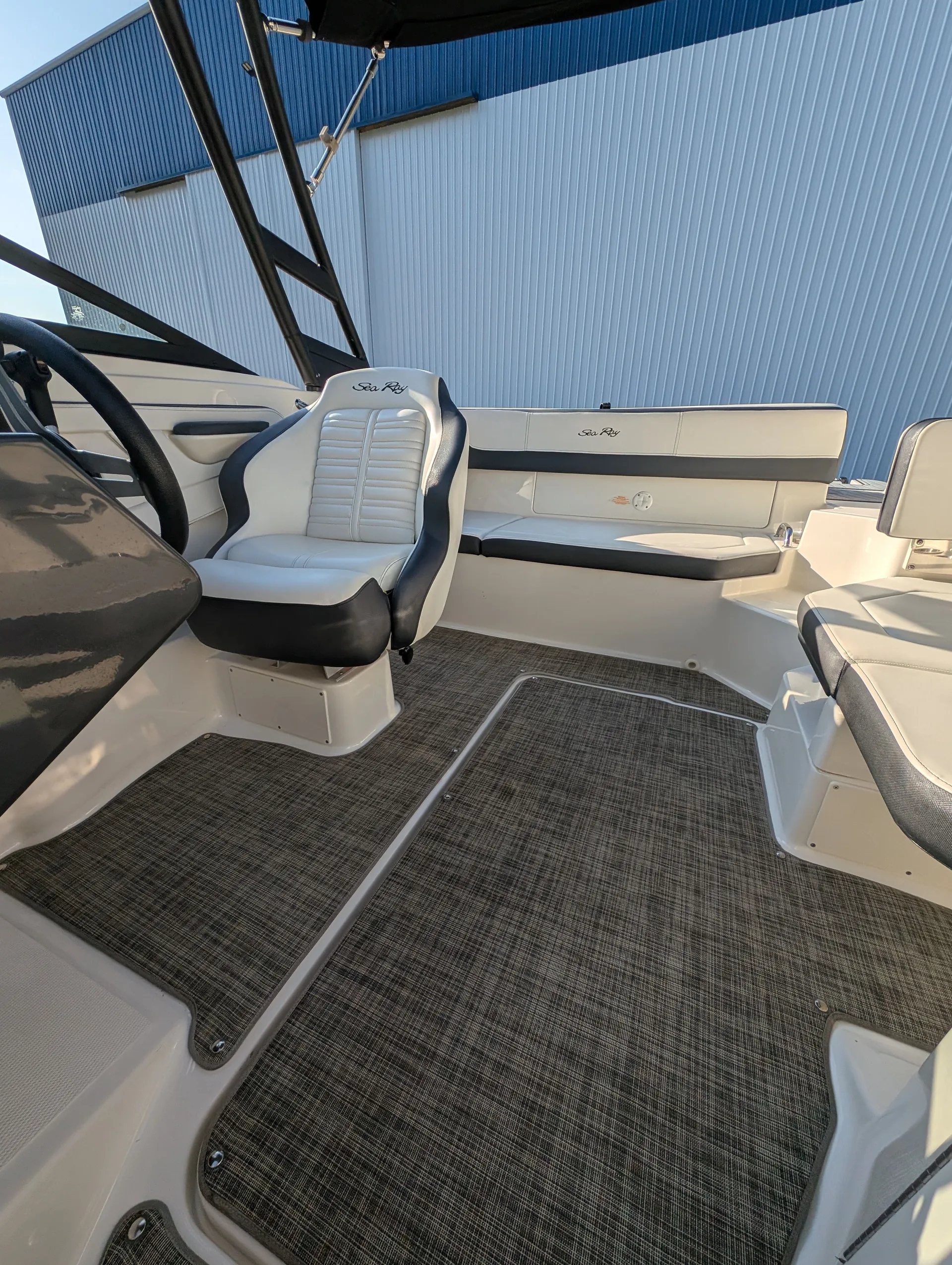 Sporty & Spacious! Sea Ray SPX190 - Lake Lanier Delivery Available!