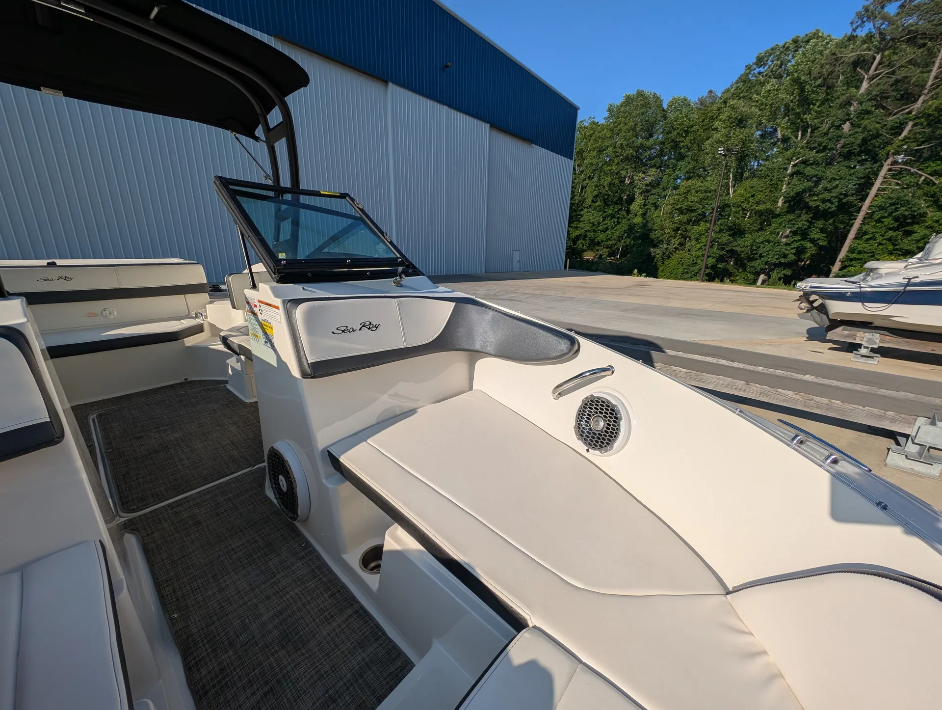Sporty & Spacious! Sea Ray SPX190 - Lake Lanier Delivery Available!