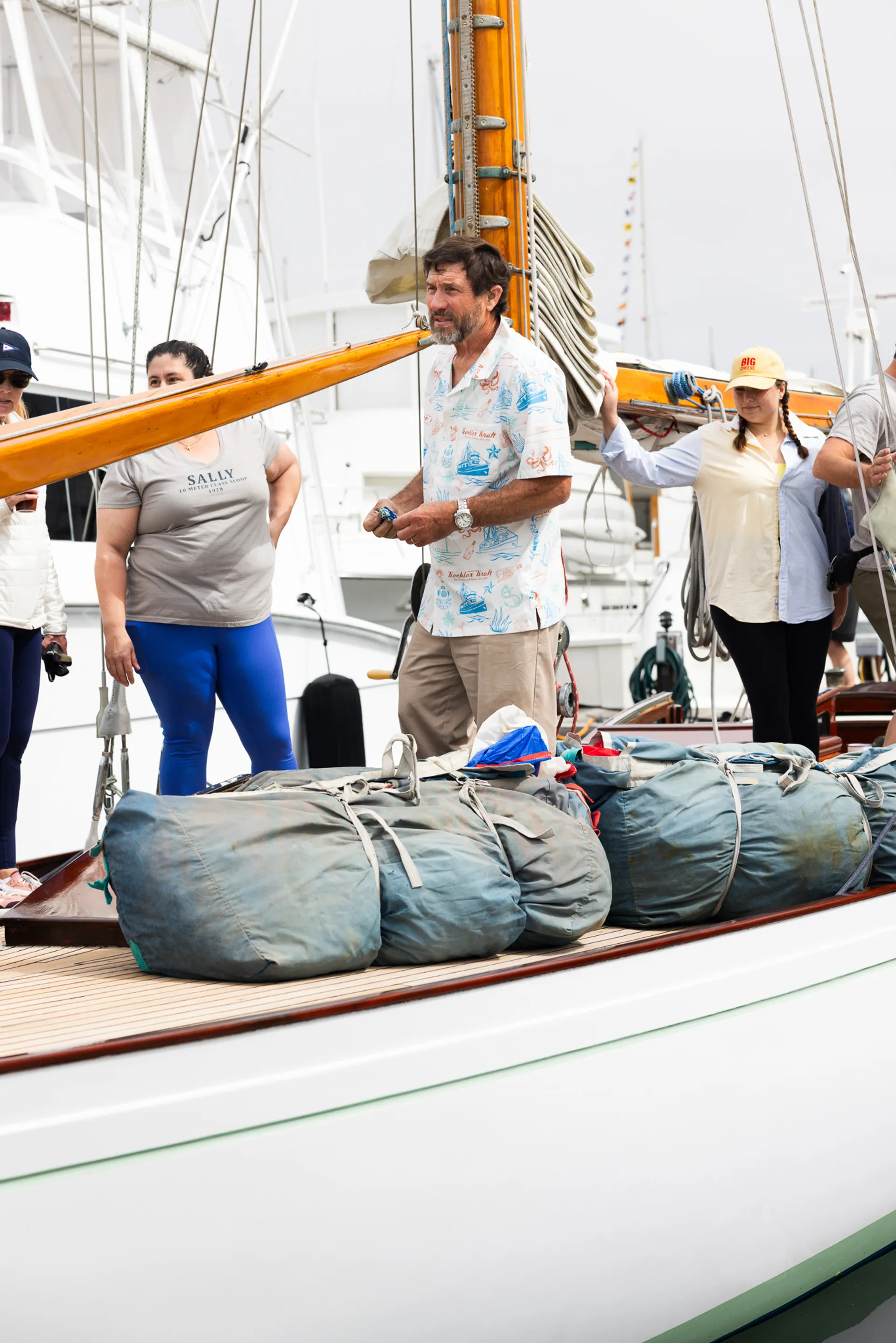 Classic Wooden Racing Yacht with Timeless Elegance